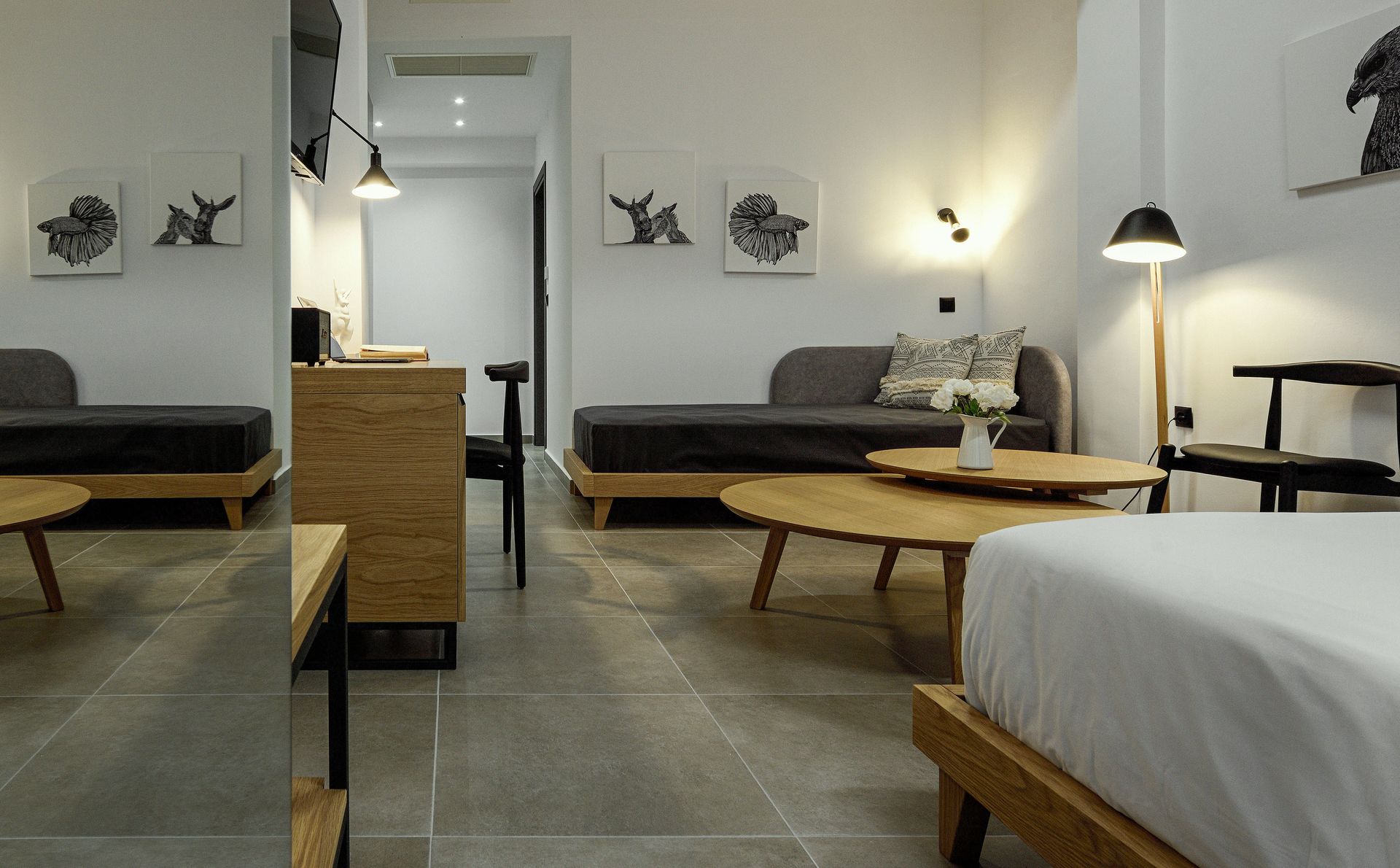 Superior Triple Room White Tower View