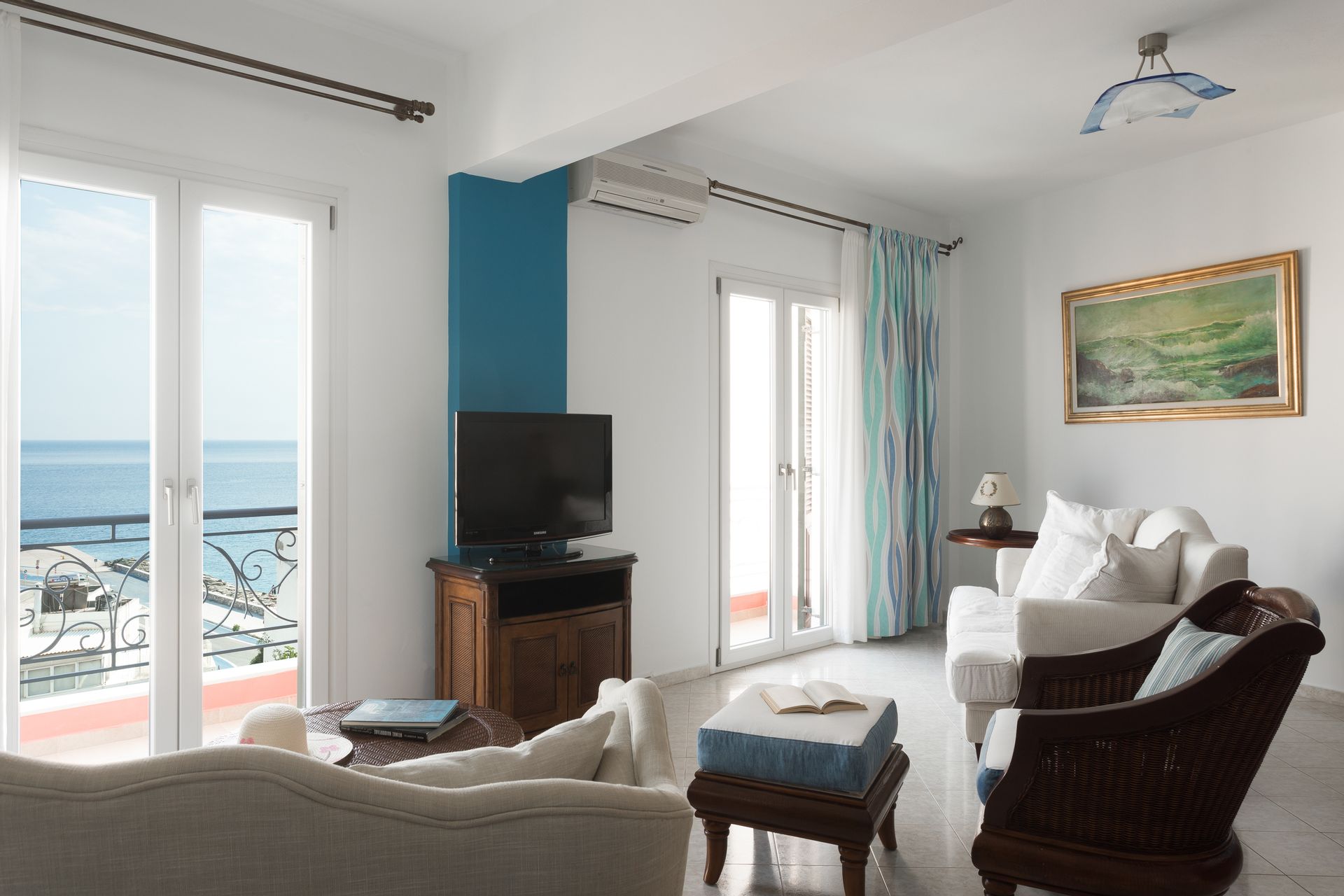 Deluxe Sea View Suite