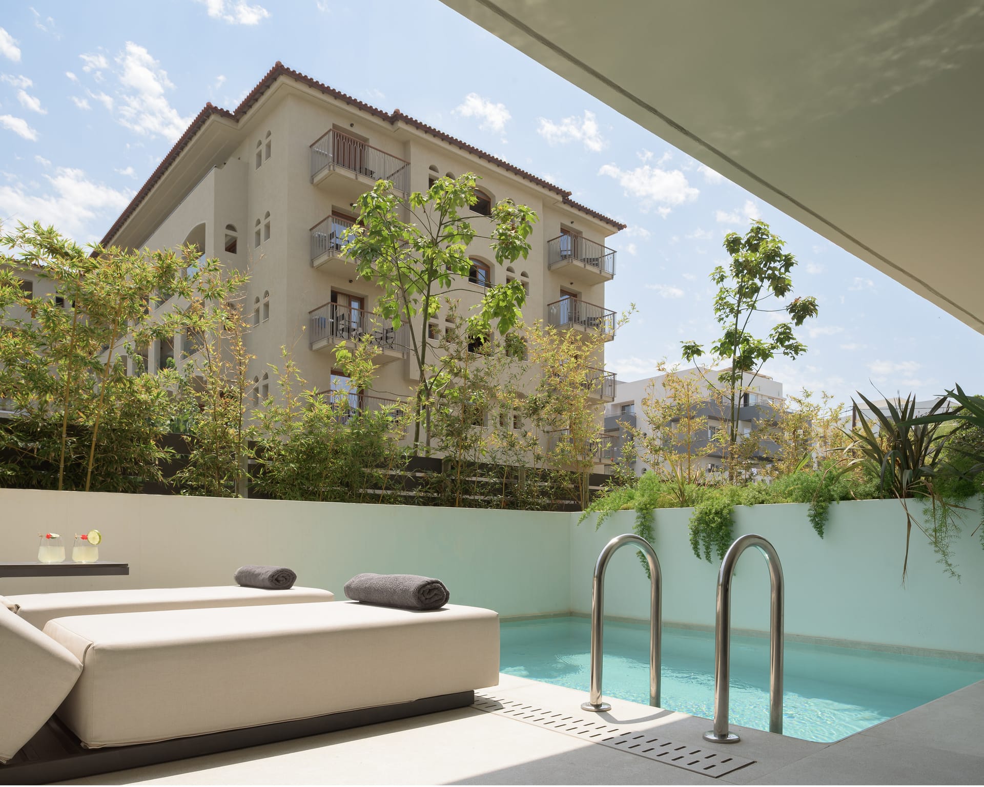 Swim up Suite with Private Heated Pool