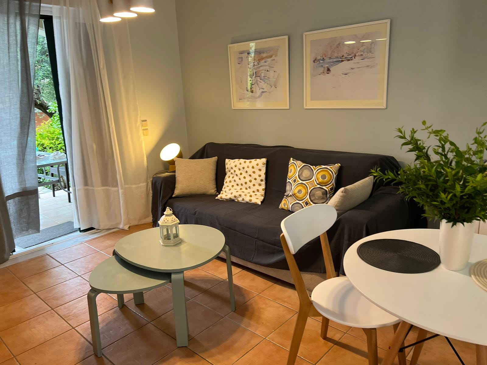 One Bedroom Apartment