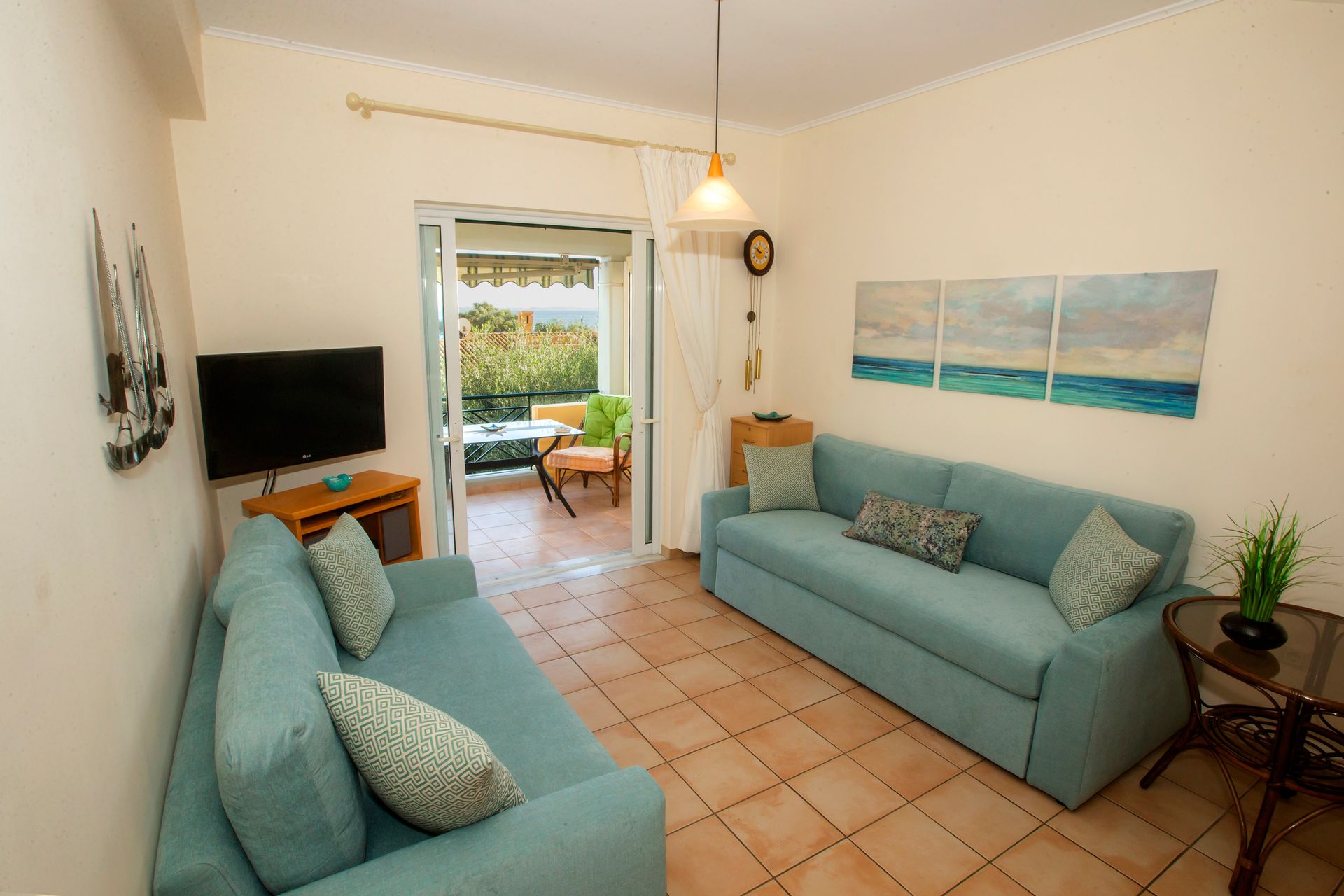 One Bedroom Apartment Sea View