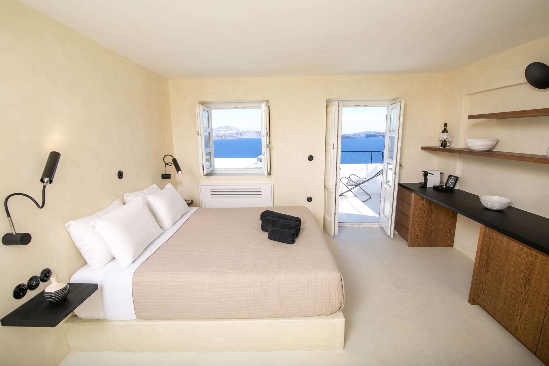 Platis Deluxe Room with Outdoor Hot Tub