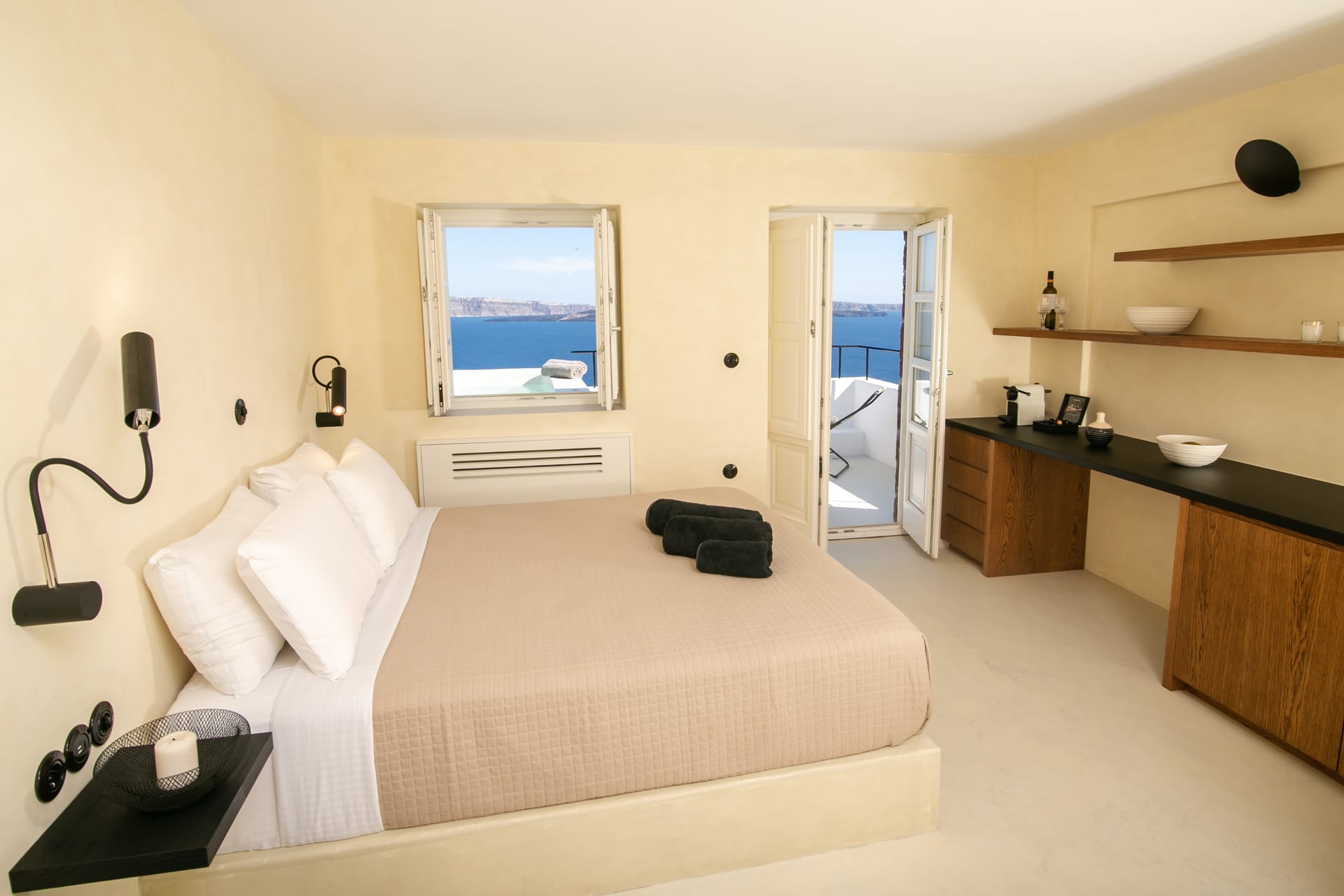 Platis Deluxe Room with Outdoor Hot Tub