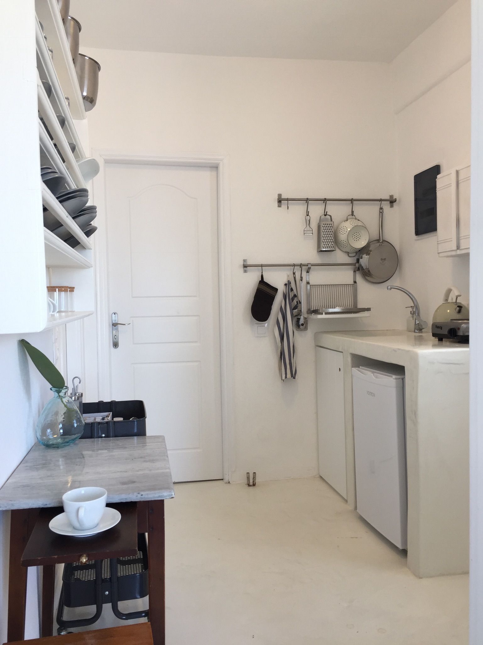 Island White - Sunset apartment