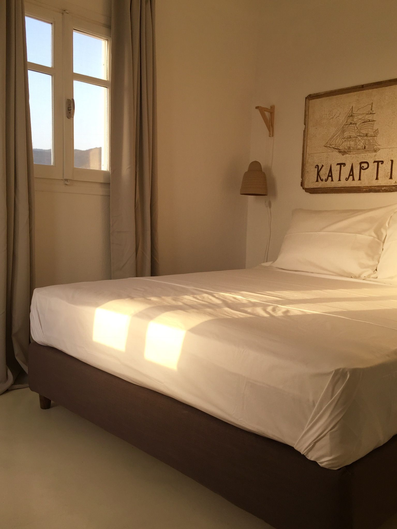 Island White - Sunset apartment