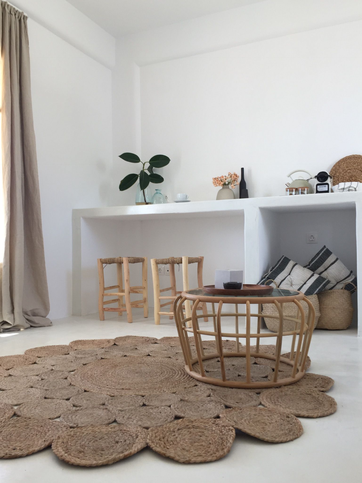 Island White - Sunrise apartment