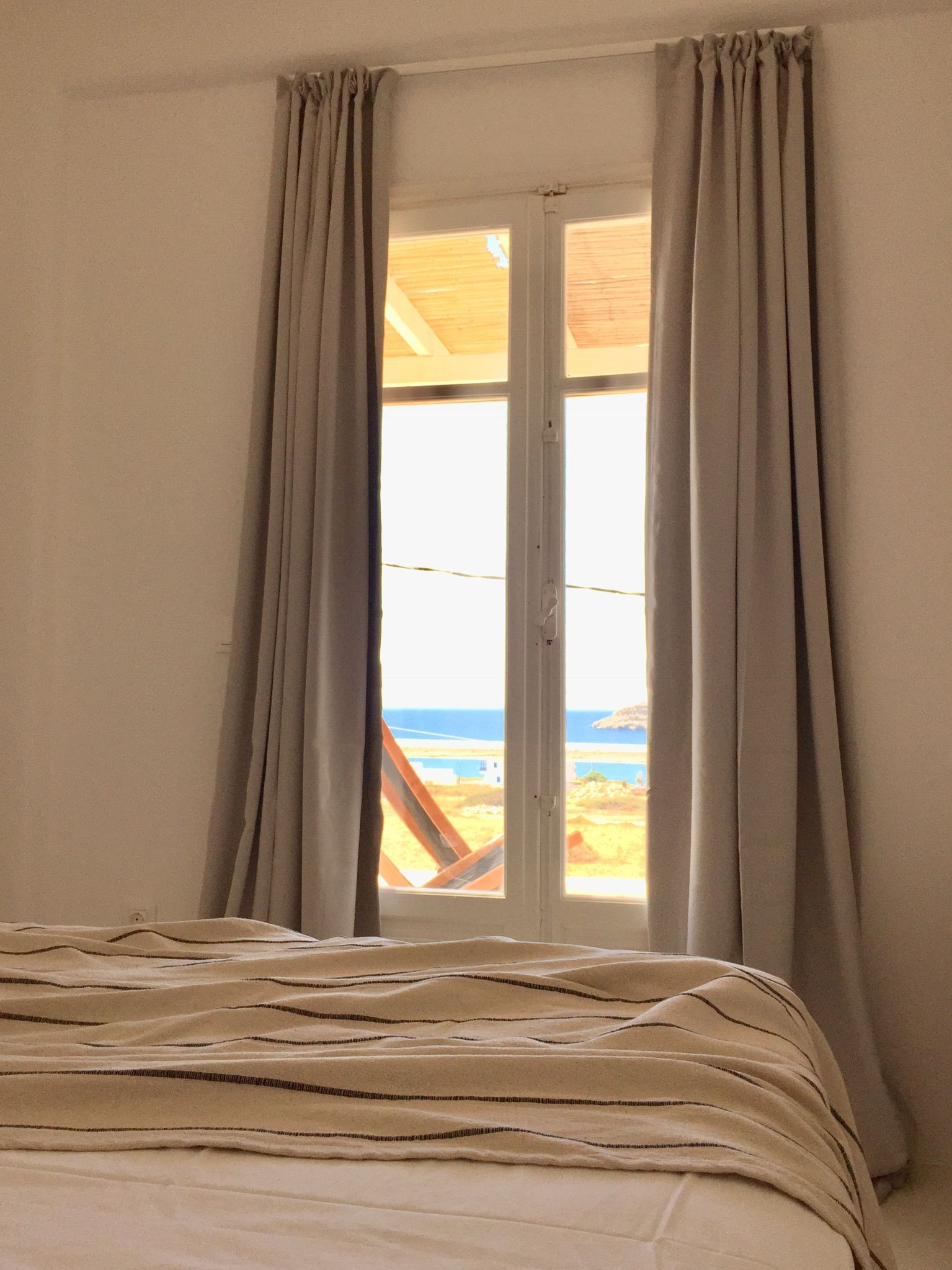 Island White - Sunrise apartment