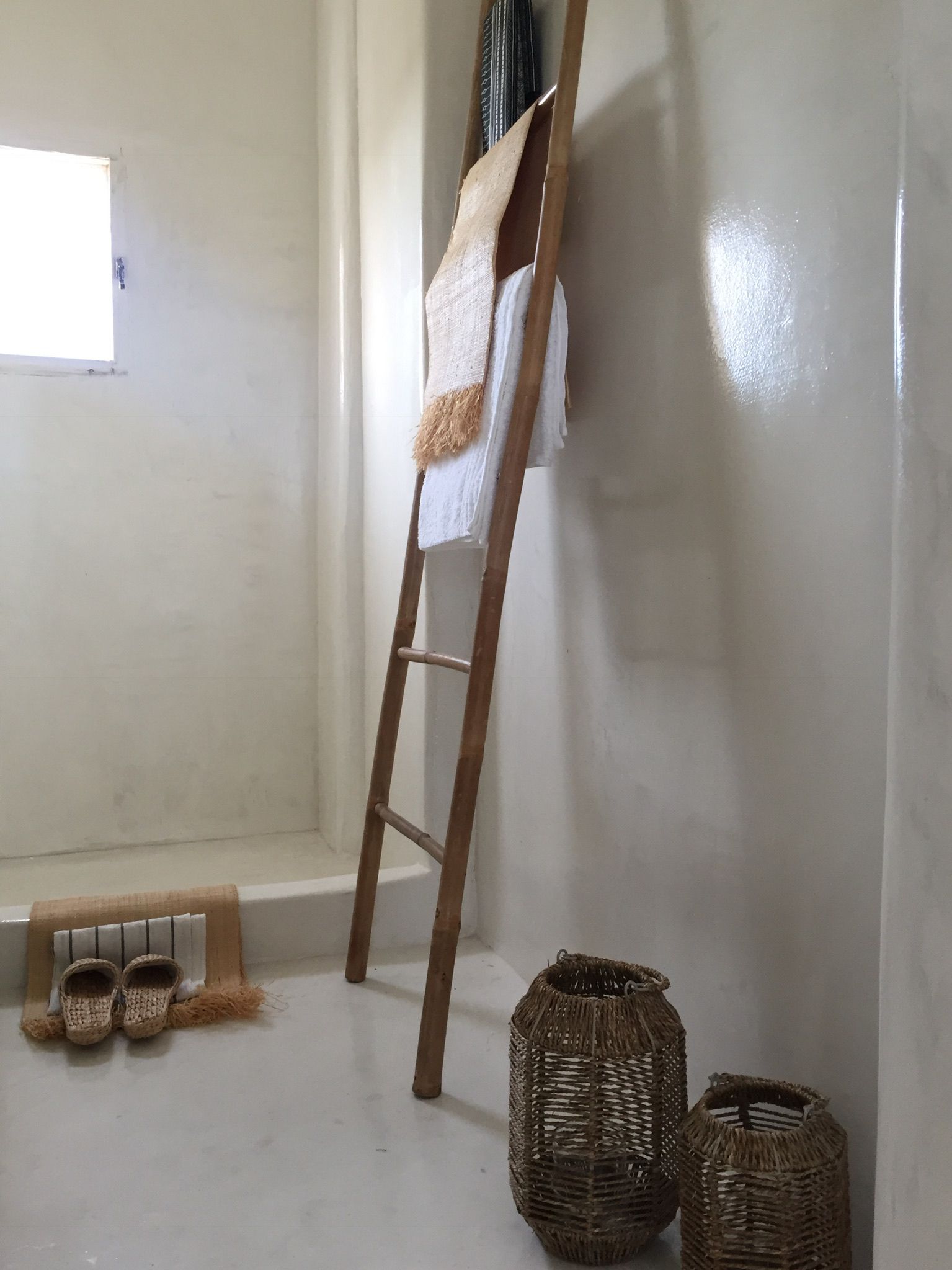 Island White - Sunrise apartment