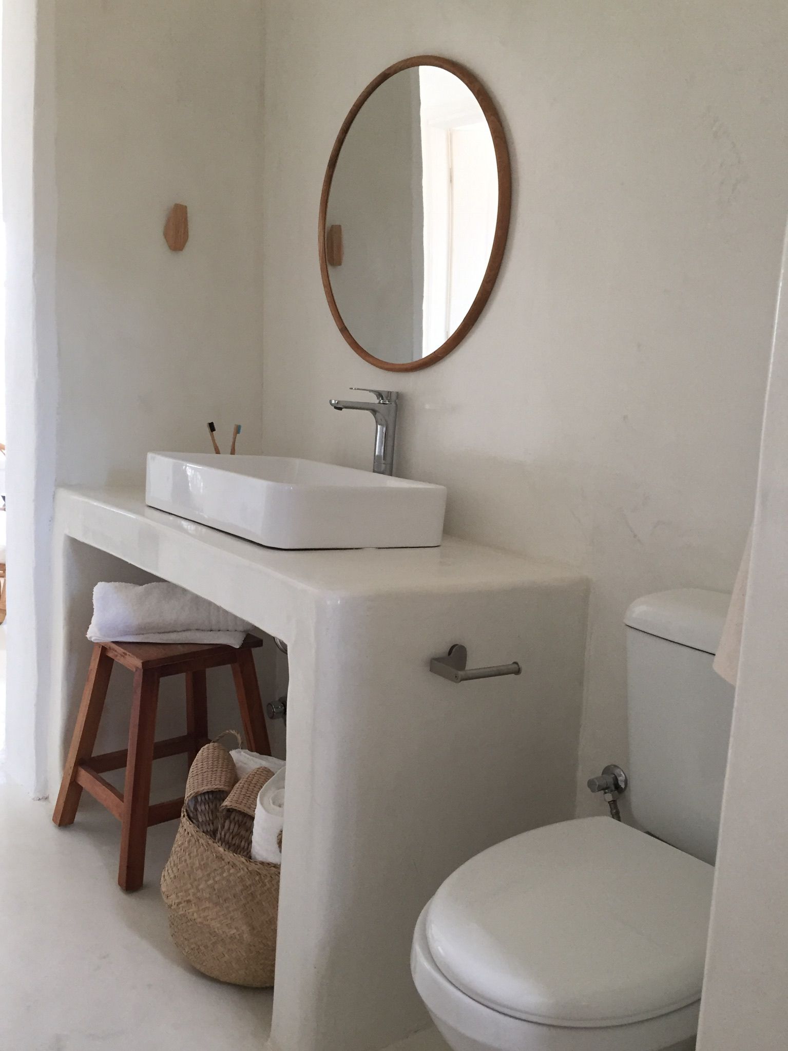 Island White - Sunrise apartment