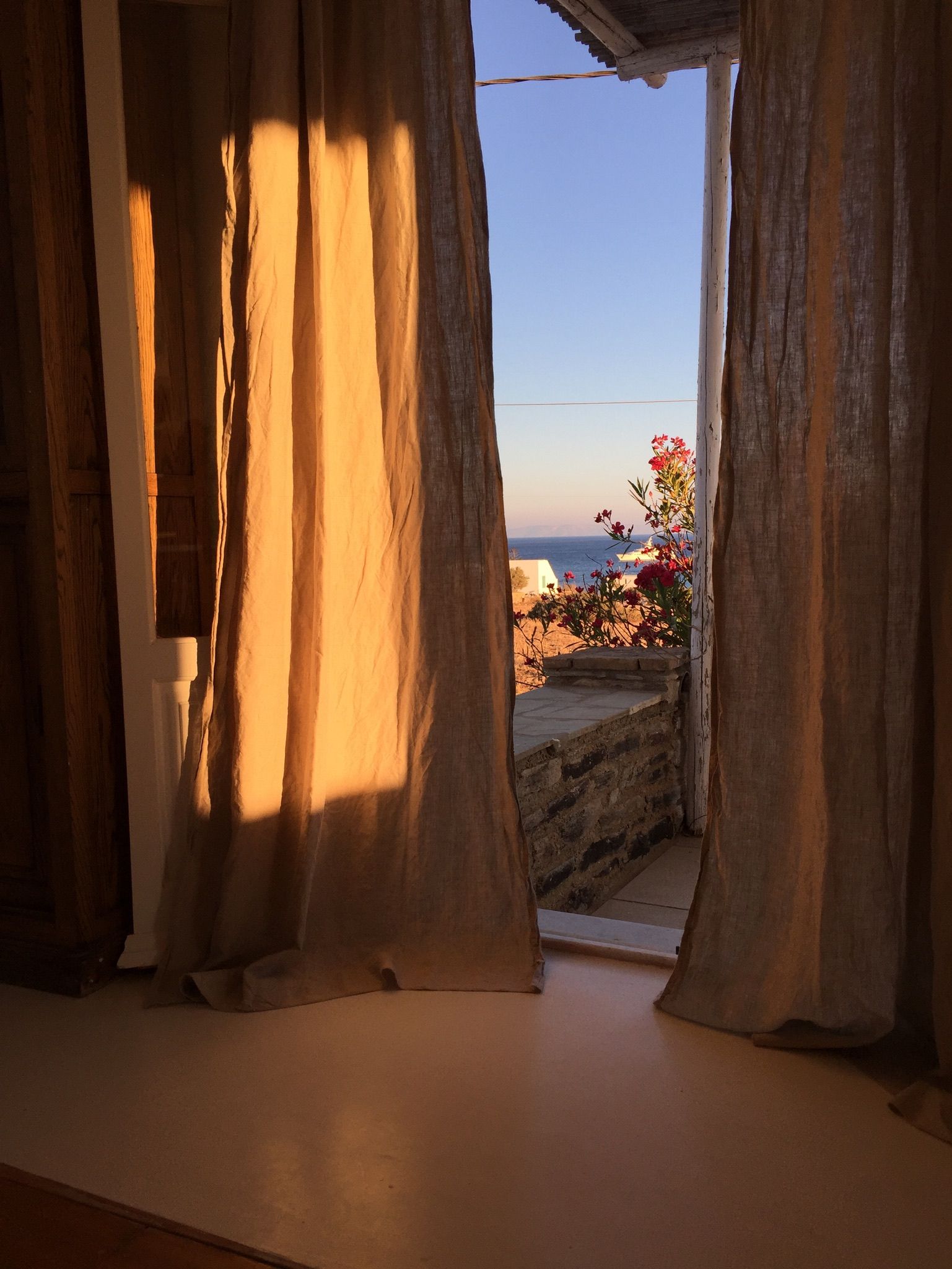 Island White - Spice apartment