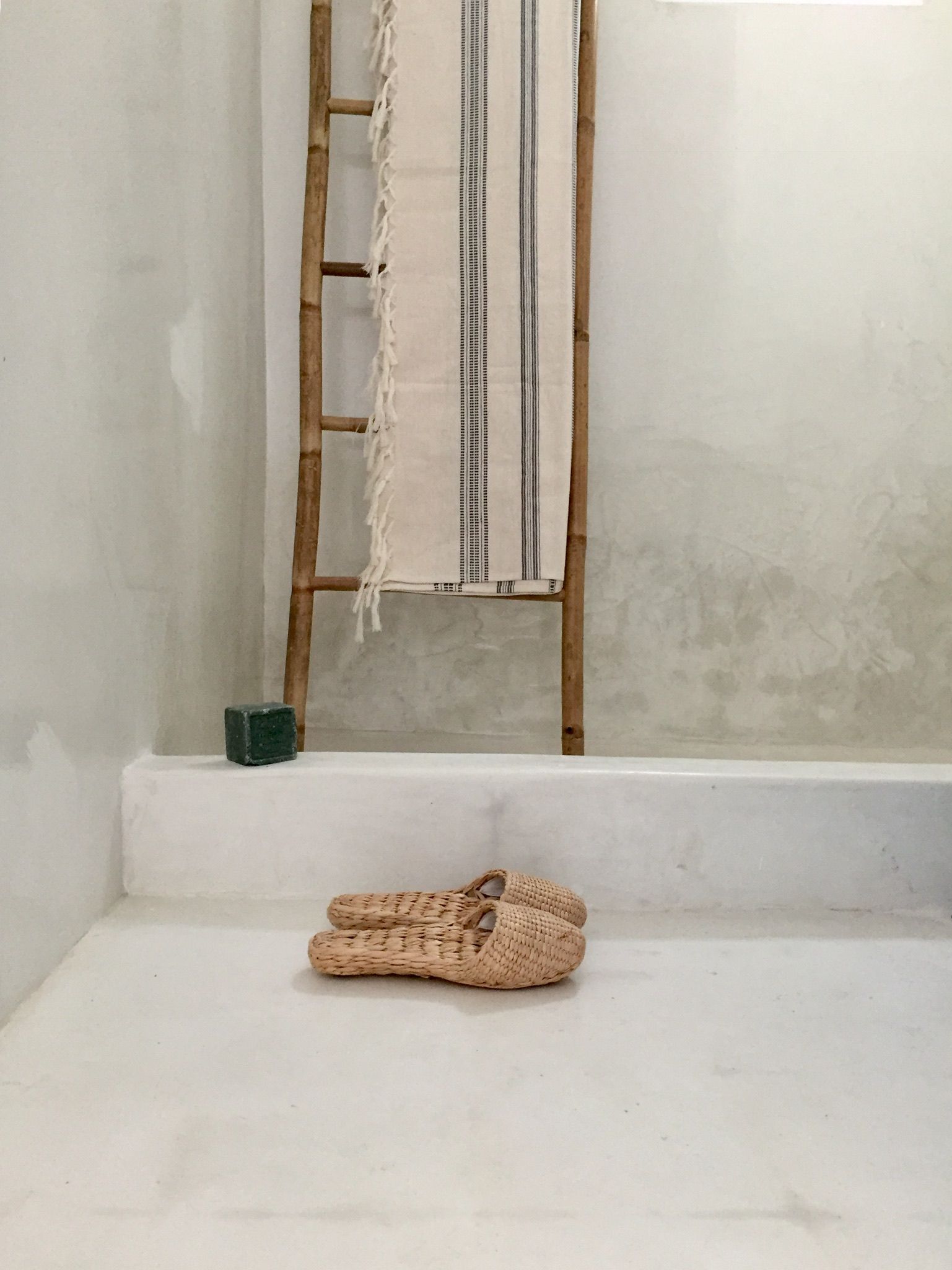 Island White - Spice apartment