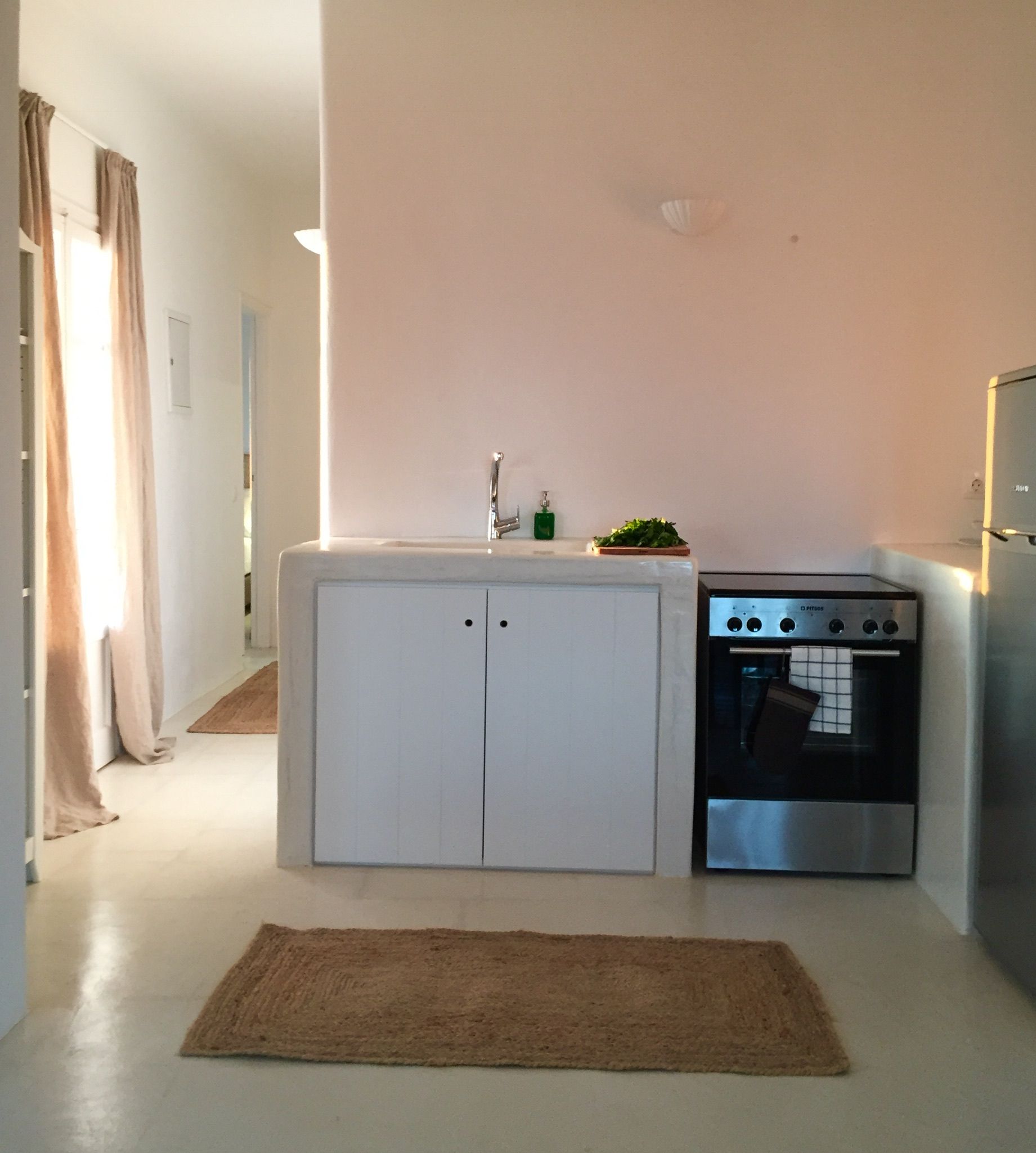 Island White - Spice apartment