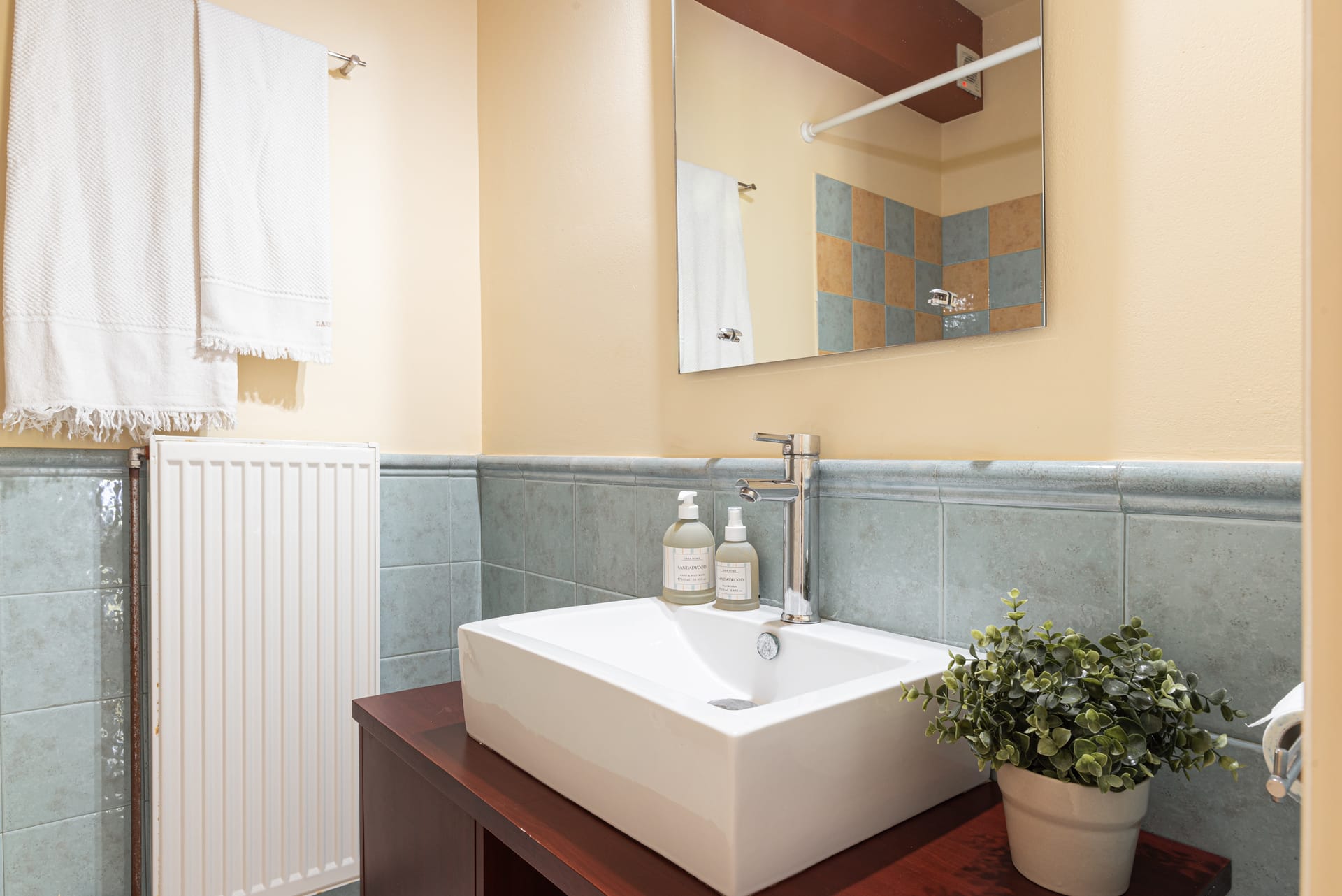 Aphaias Residence One