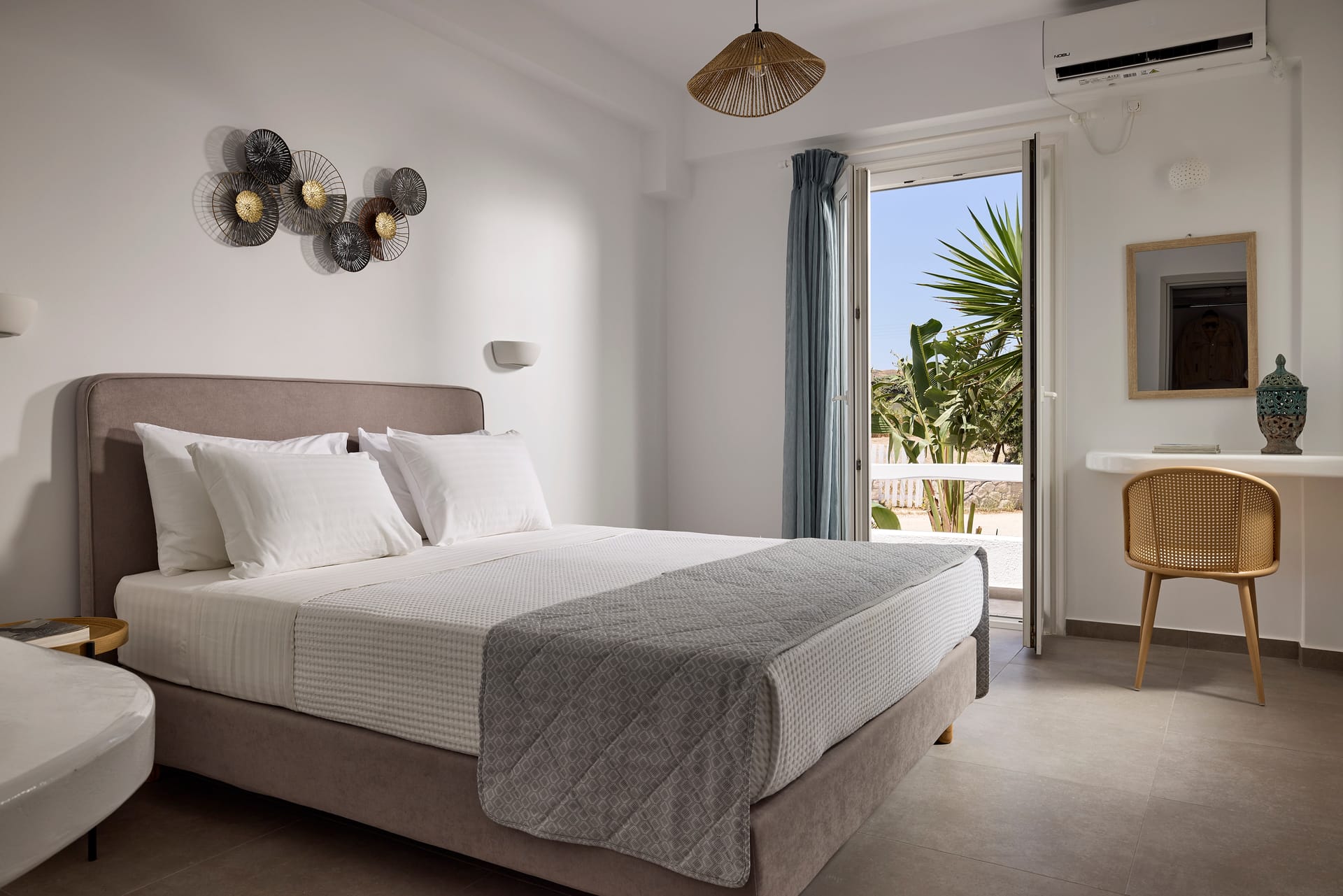 One Bedroom Apartment with Balcony & Sea View