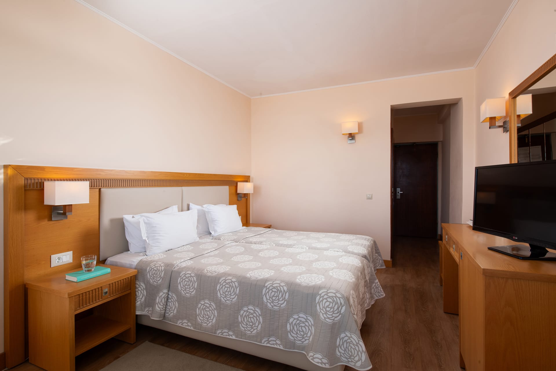 Double/Twin Room with Sea View