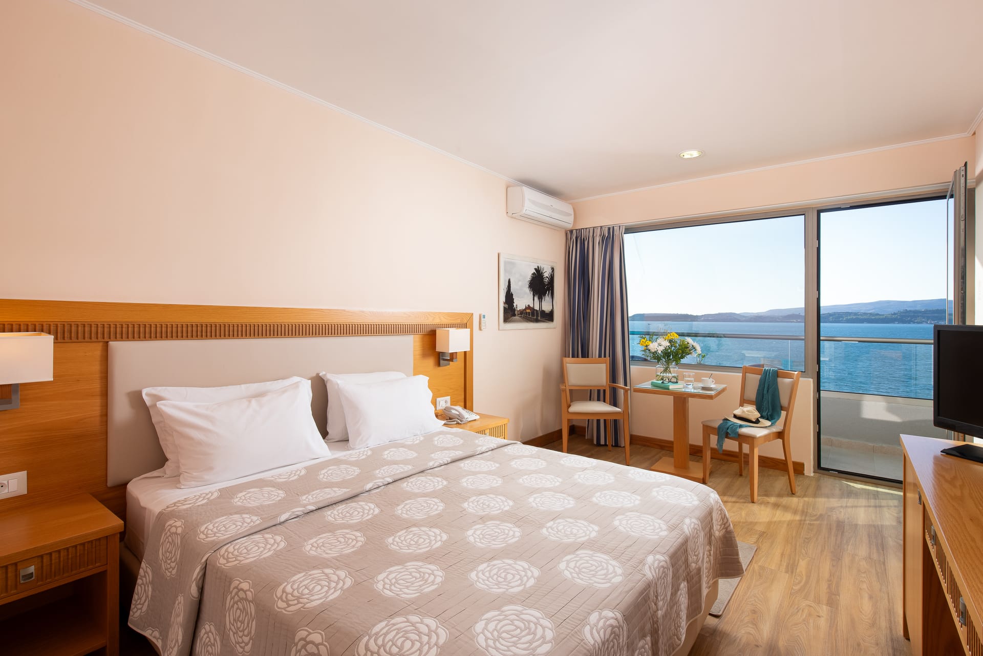 Double/Twin Room with Sea View