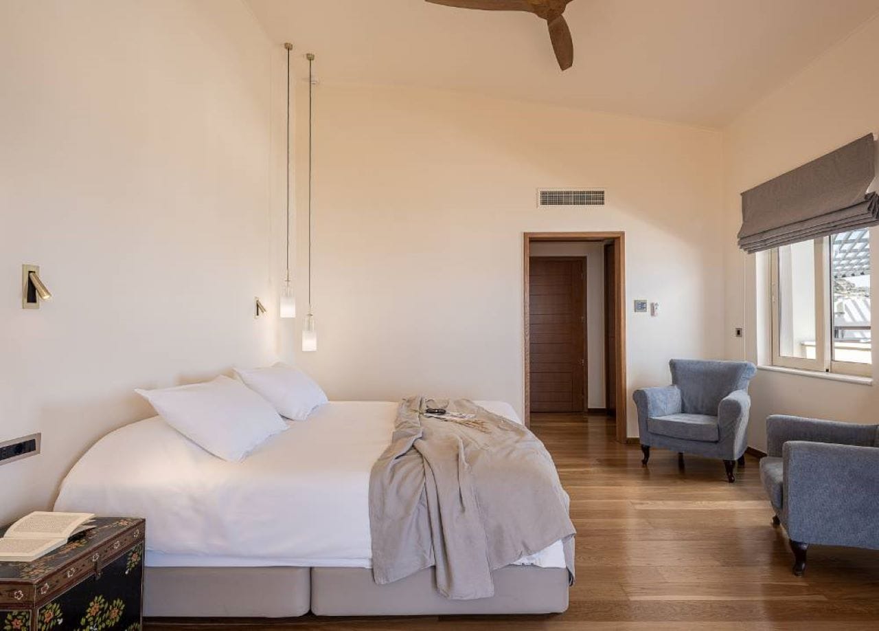 Honeymoon Suite with Outdoor Hot Tub