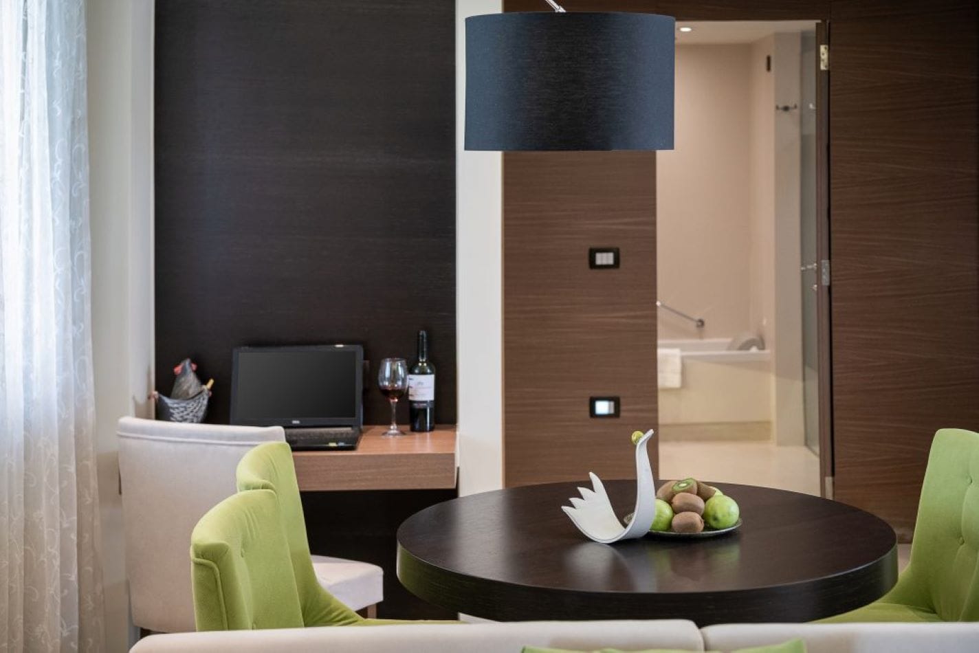 Luxury Executive Suite with Private Pool Inland View