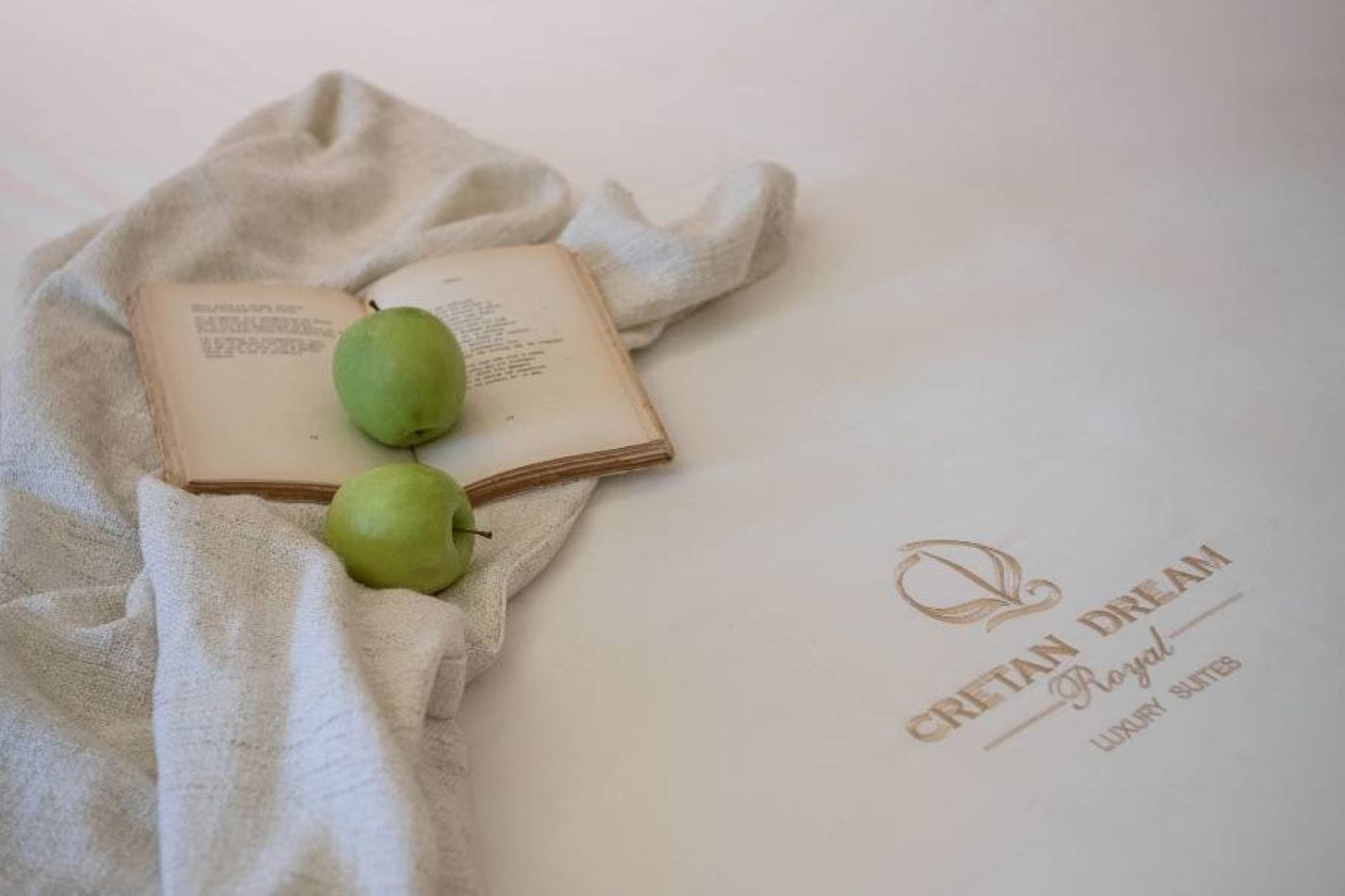 Luxury Executive Suite with Private Pool Inland View