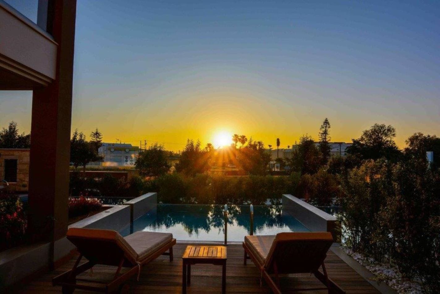 Luxury Executive Suite with Private Pool Inland View