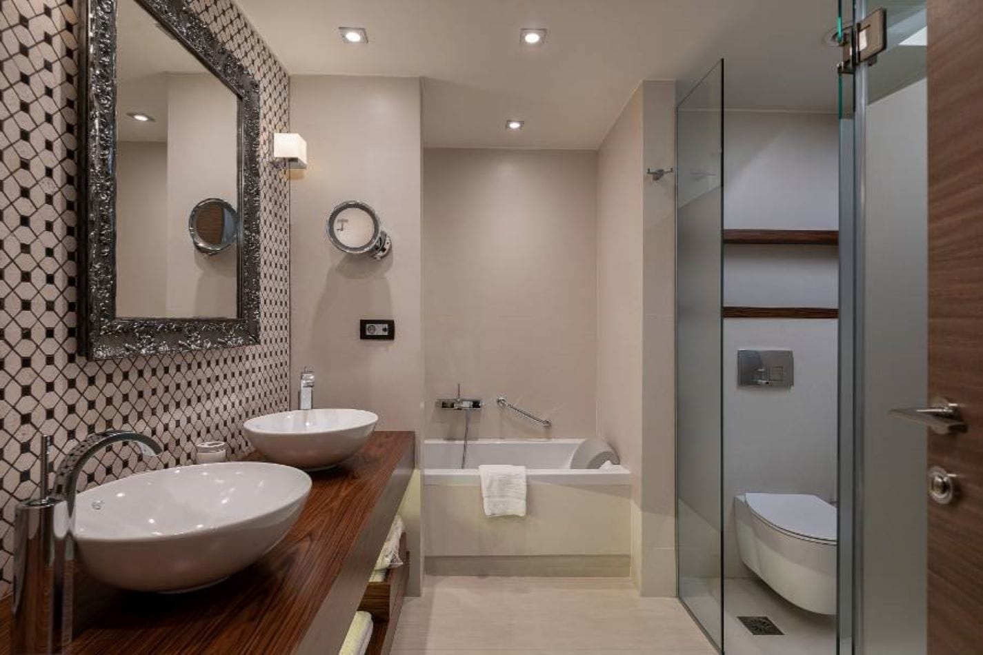 Luxury Maisonette with Private Pool Sea View