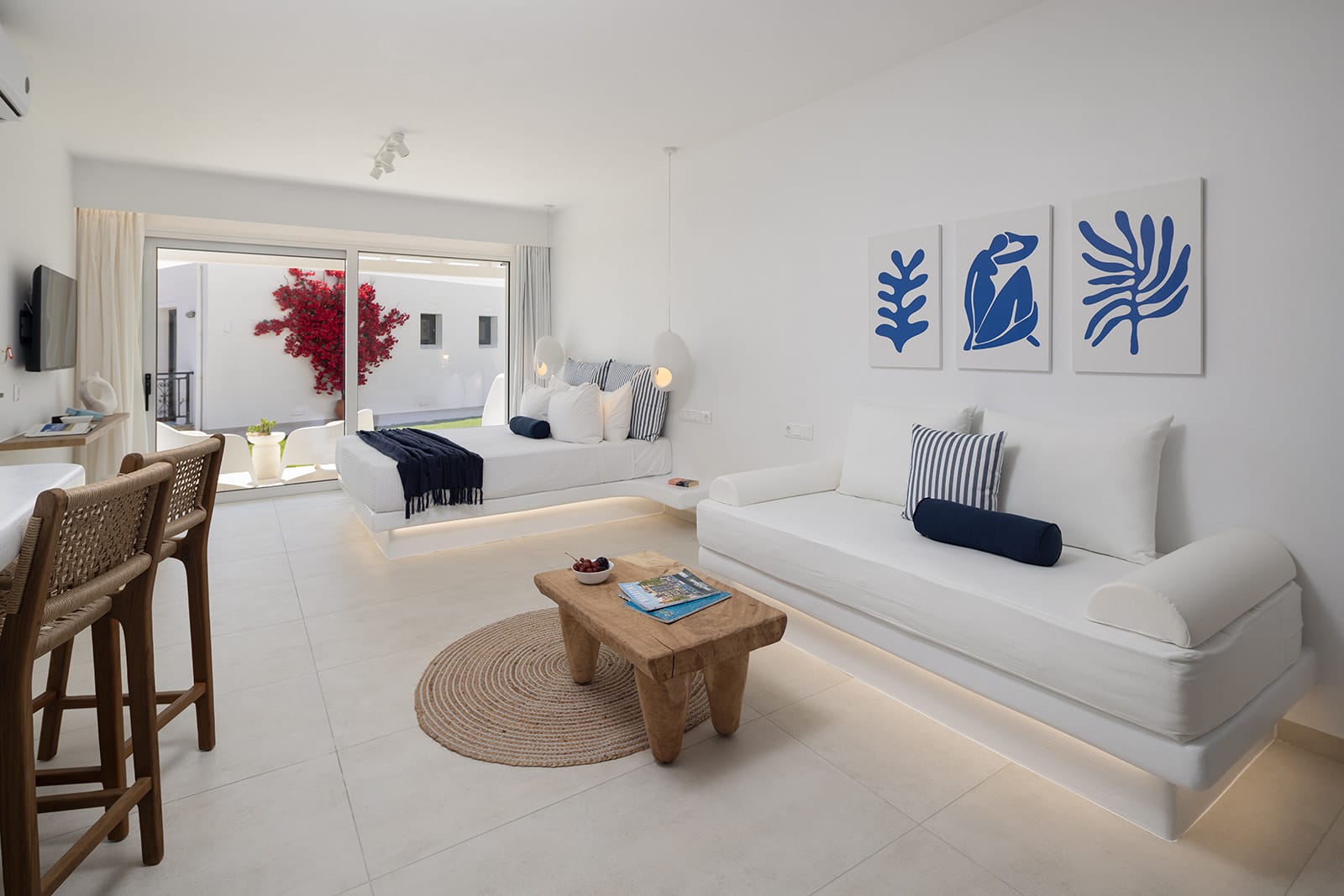 Comfort Suite with Partial Sea View