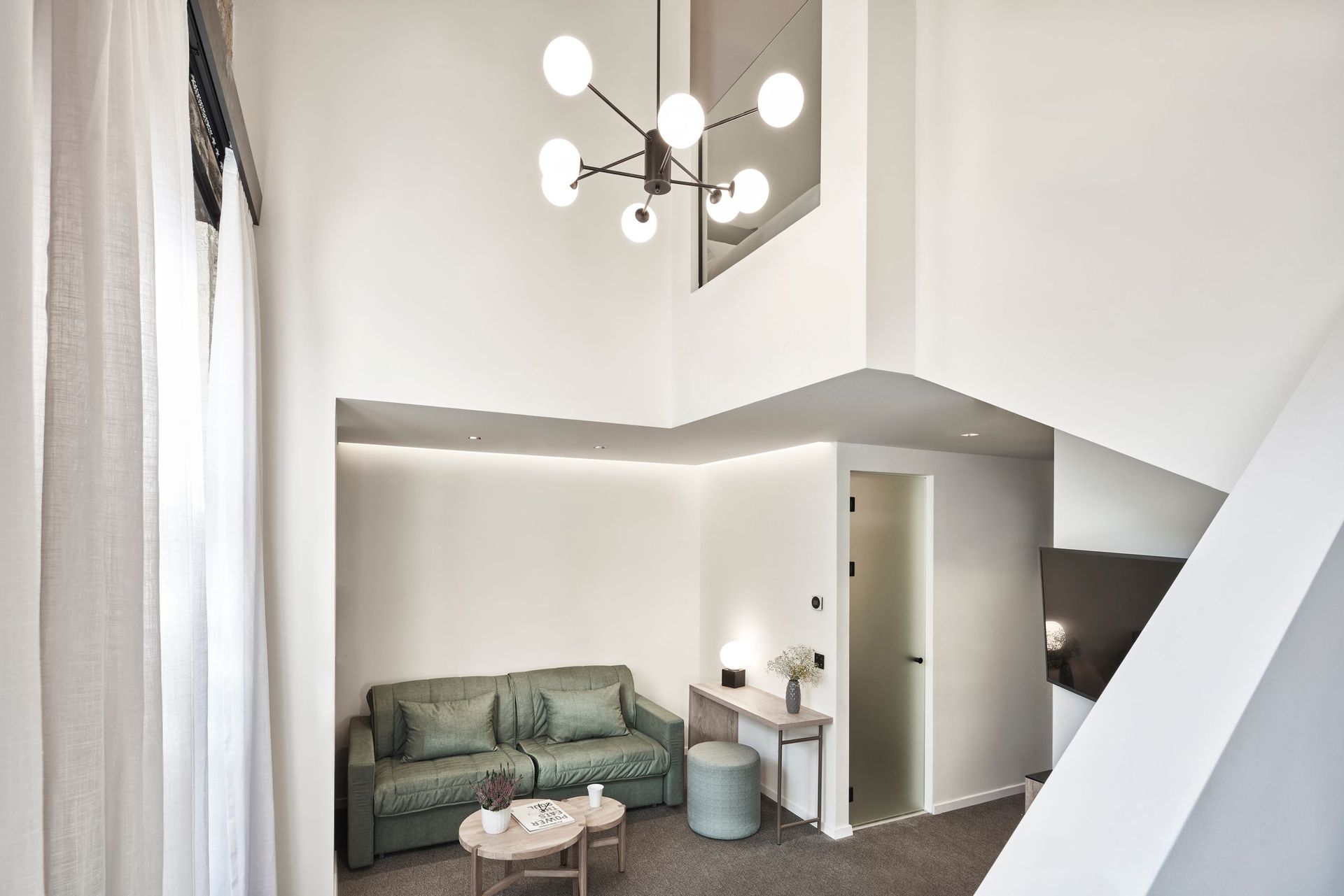 Grand Loft Suite with Balcony