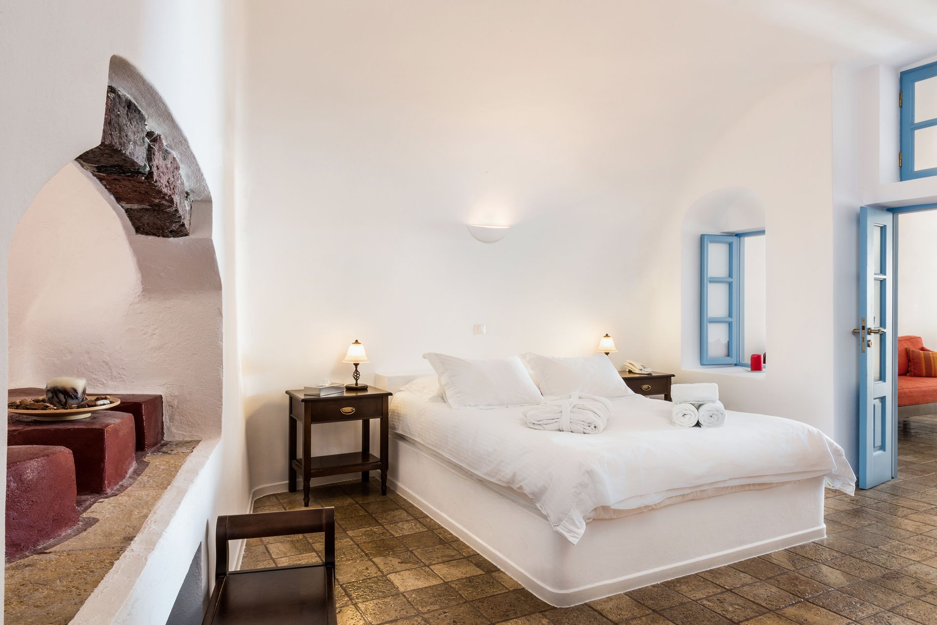 Junior Suite with Caldera View
