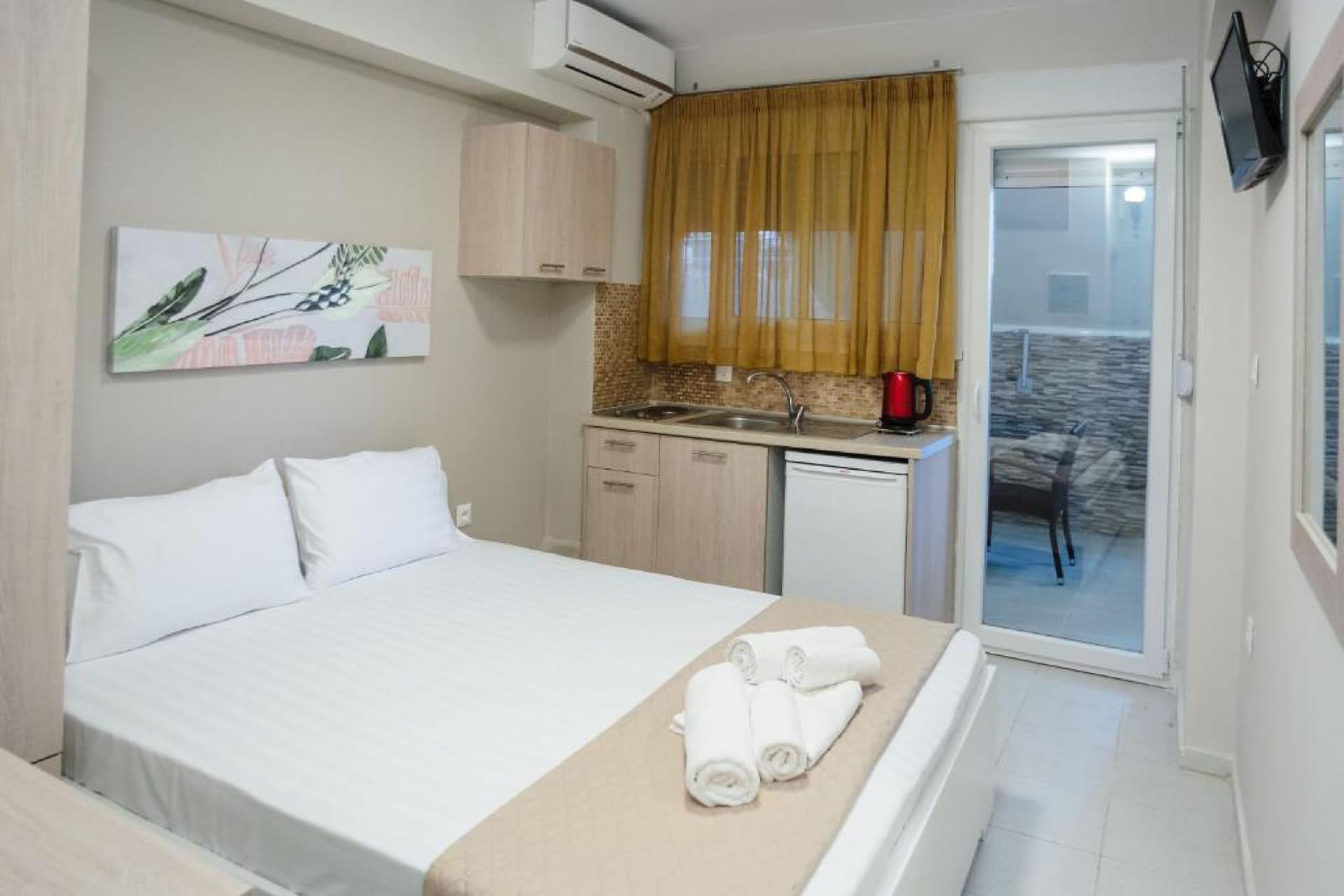 Semibasement Double Studio