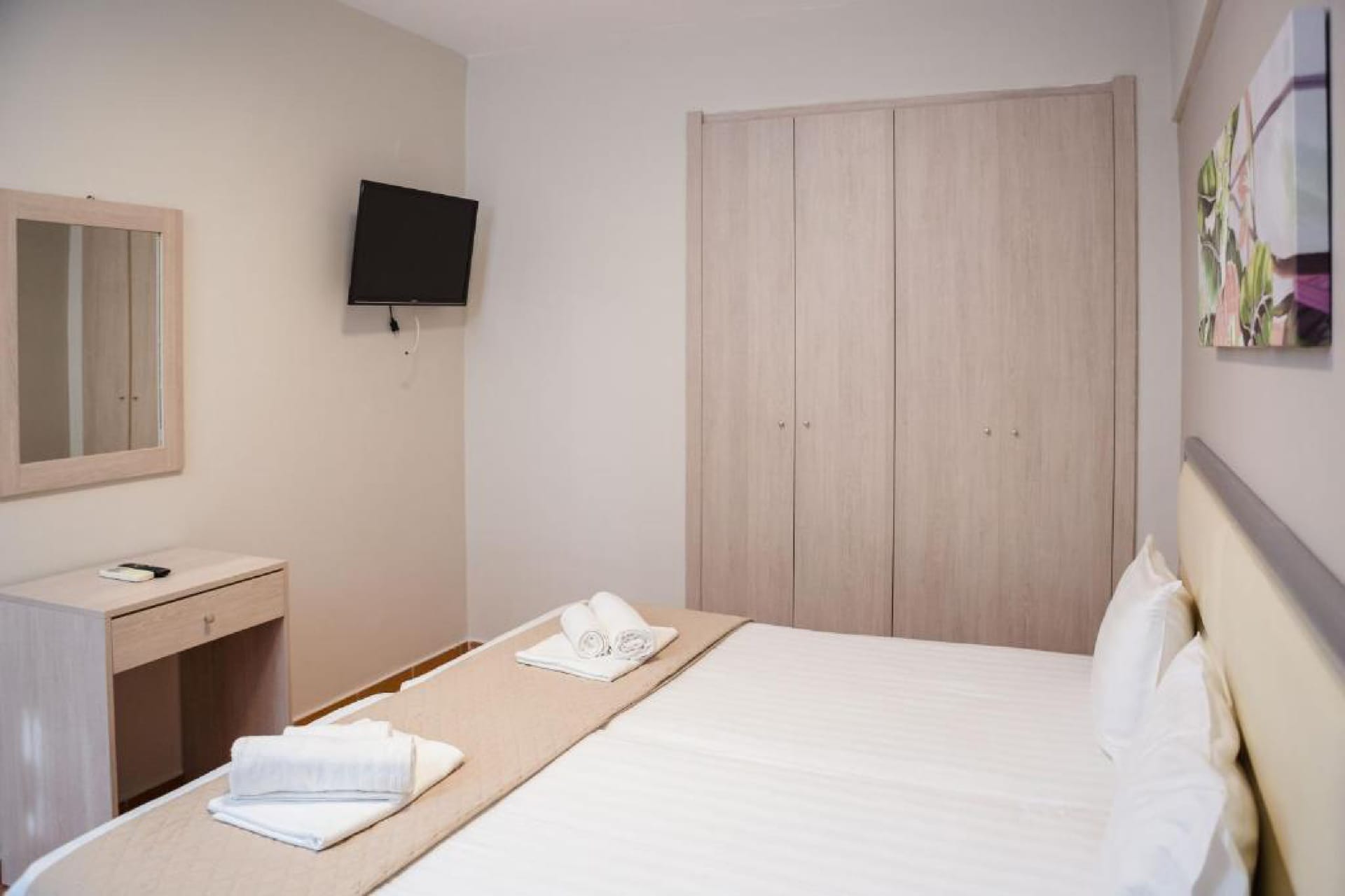 Semibasement Double Studio