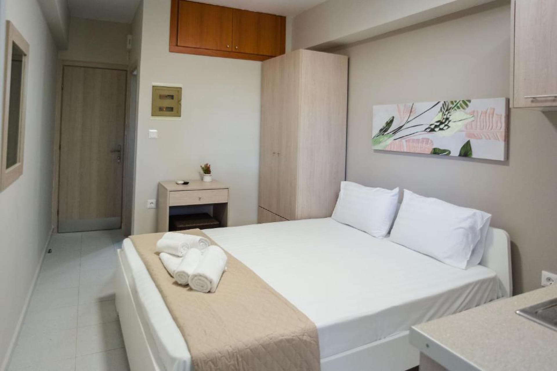 Semibasement Double Studio