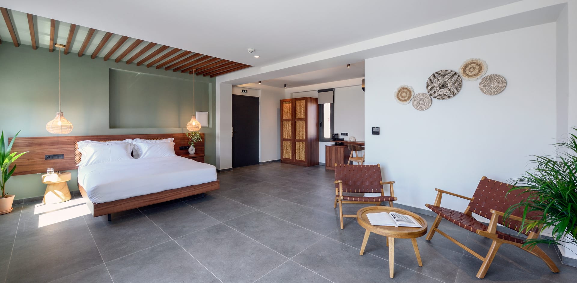 Deluxe Suite with Sea View