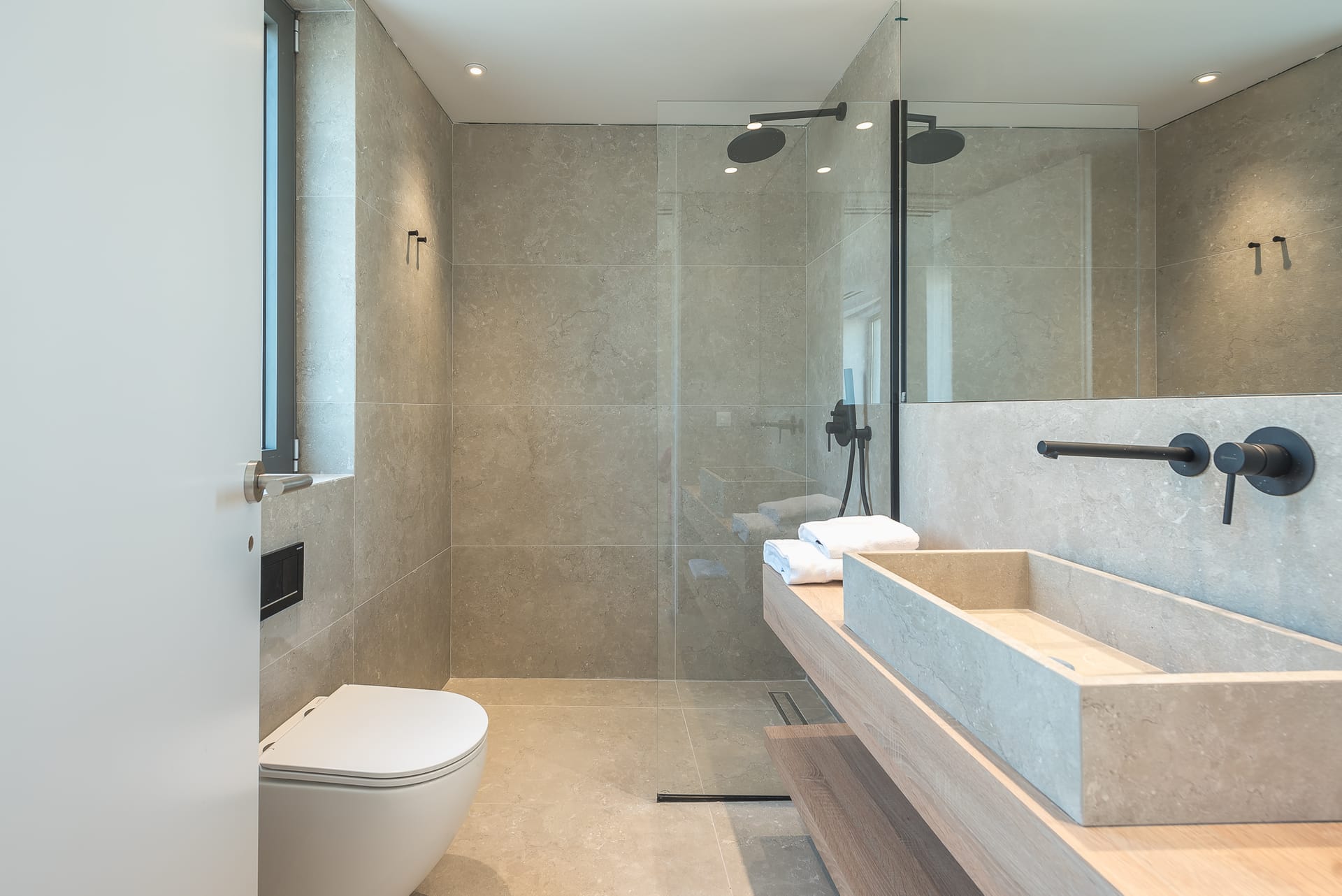 Executive Apartment 2.4