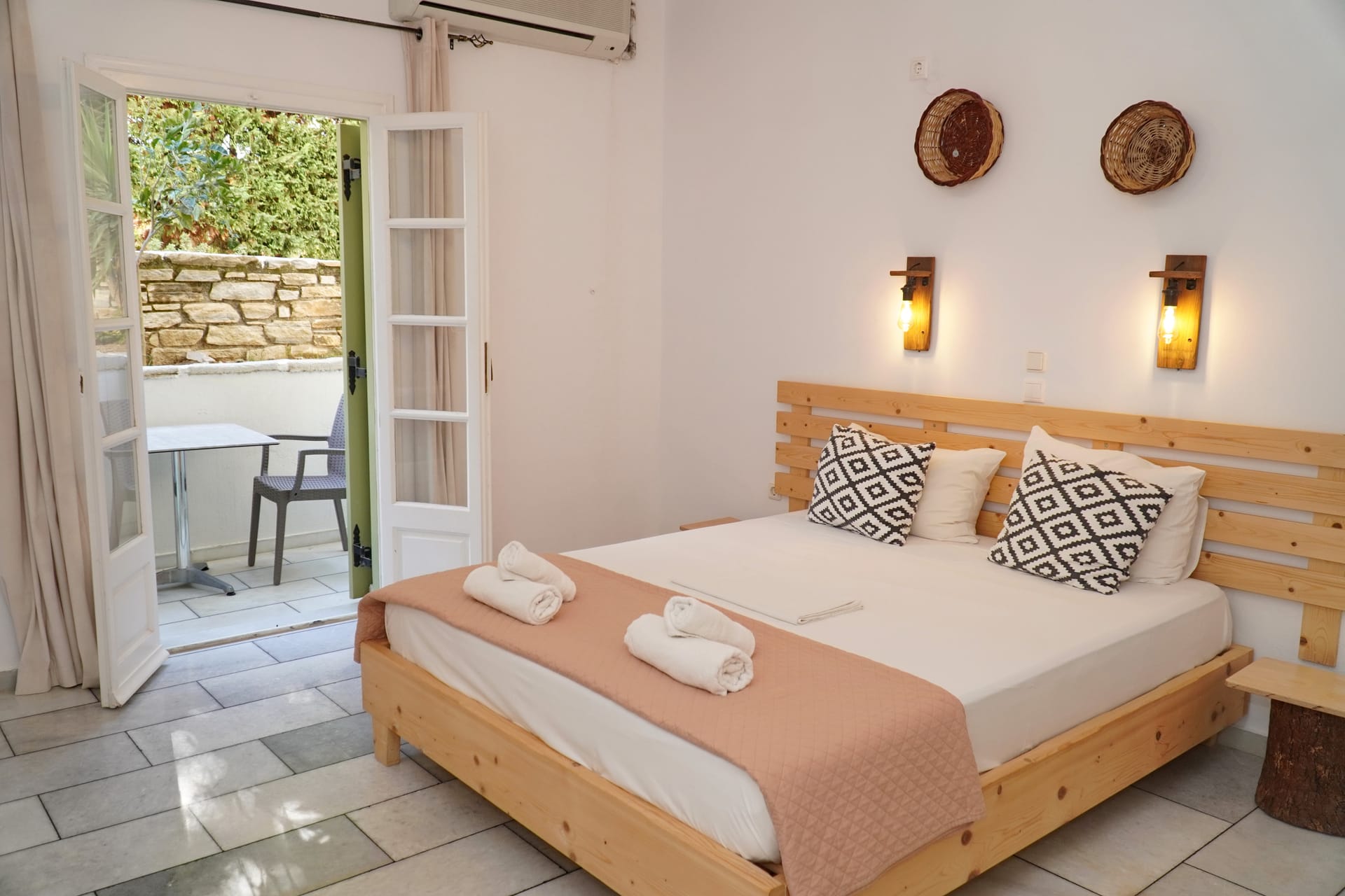 Executive Double Room Semi Basement