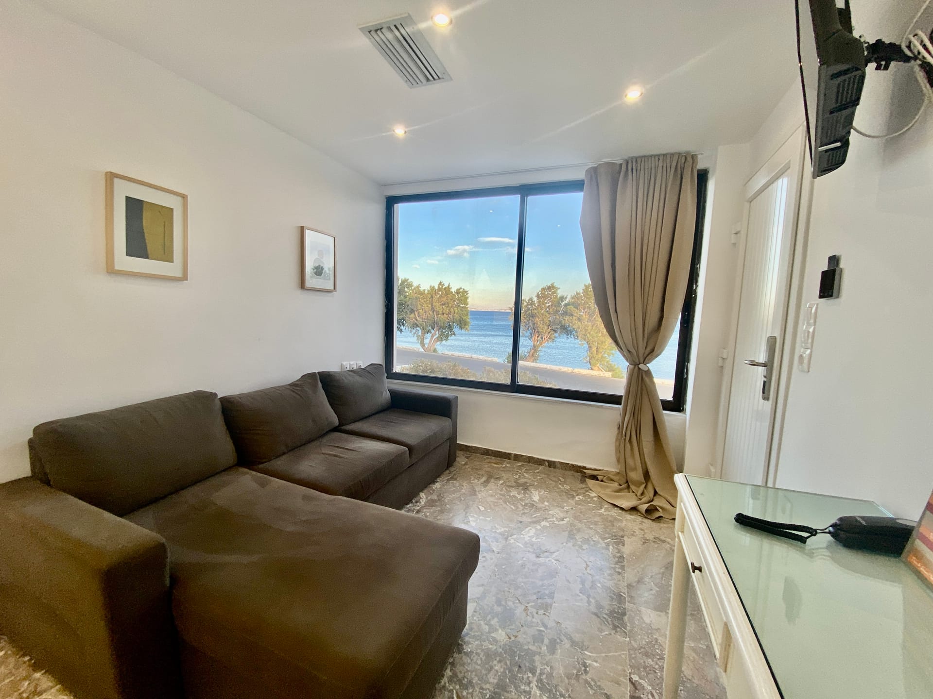 Seaside Family Apartment