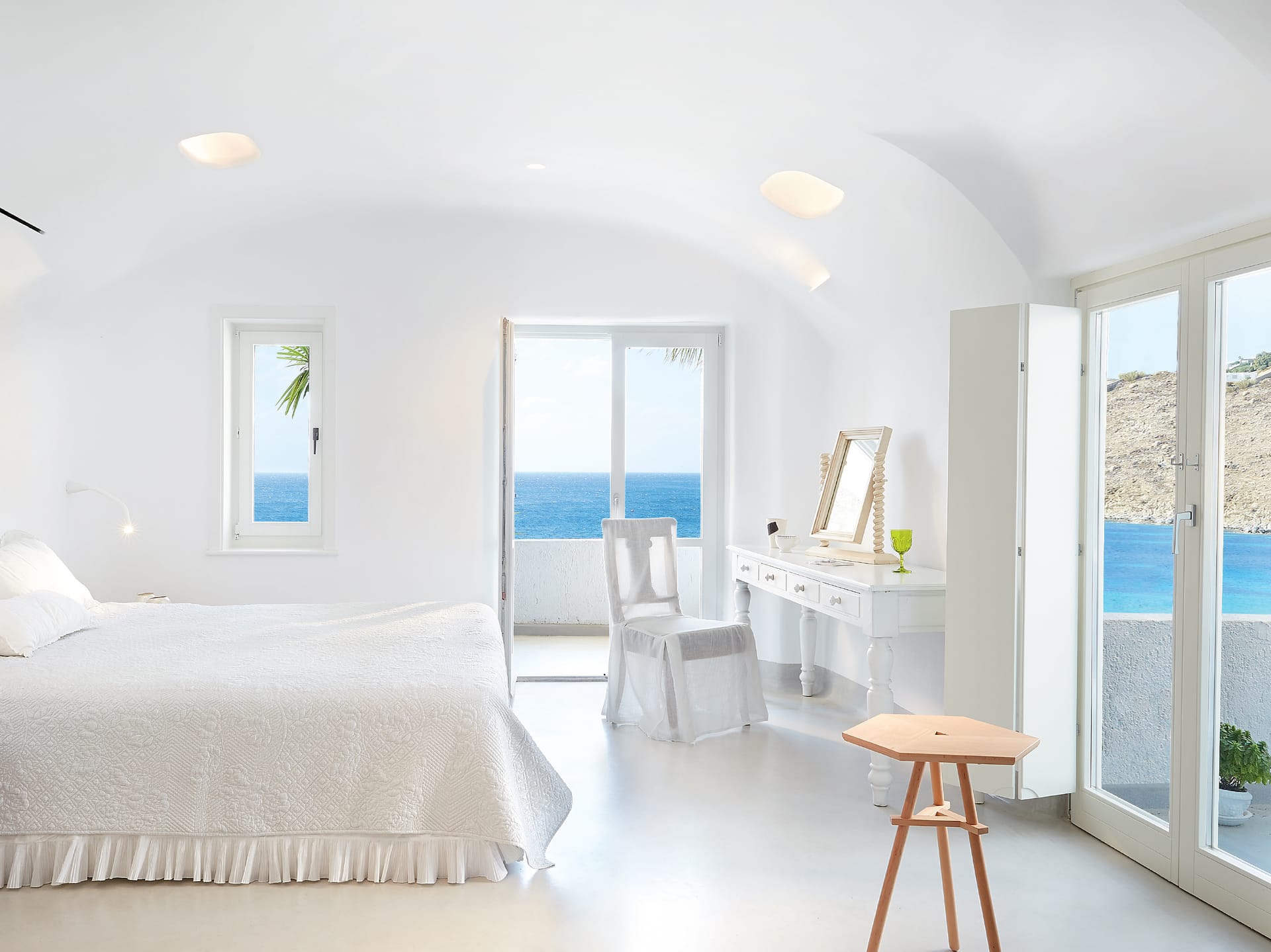 Exclusive Bungalow Suite with outdoor Hydro-Massage Bathtub
