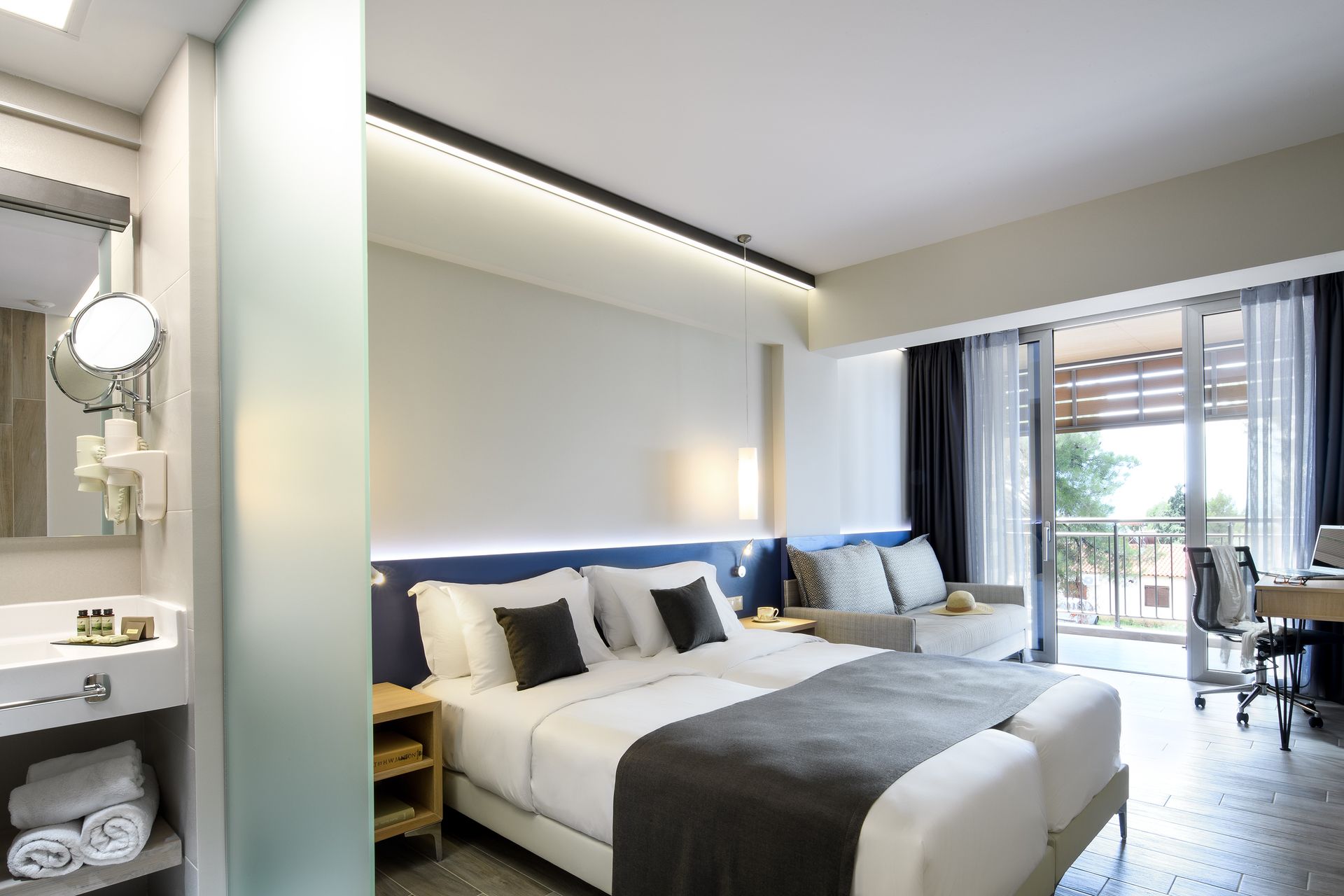 Deluxe Double Room with Garden View