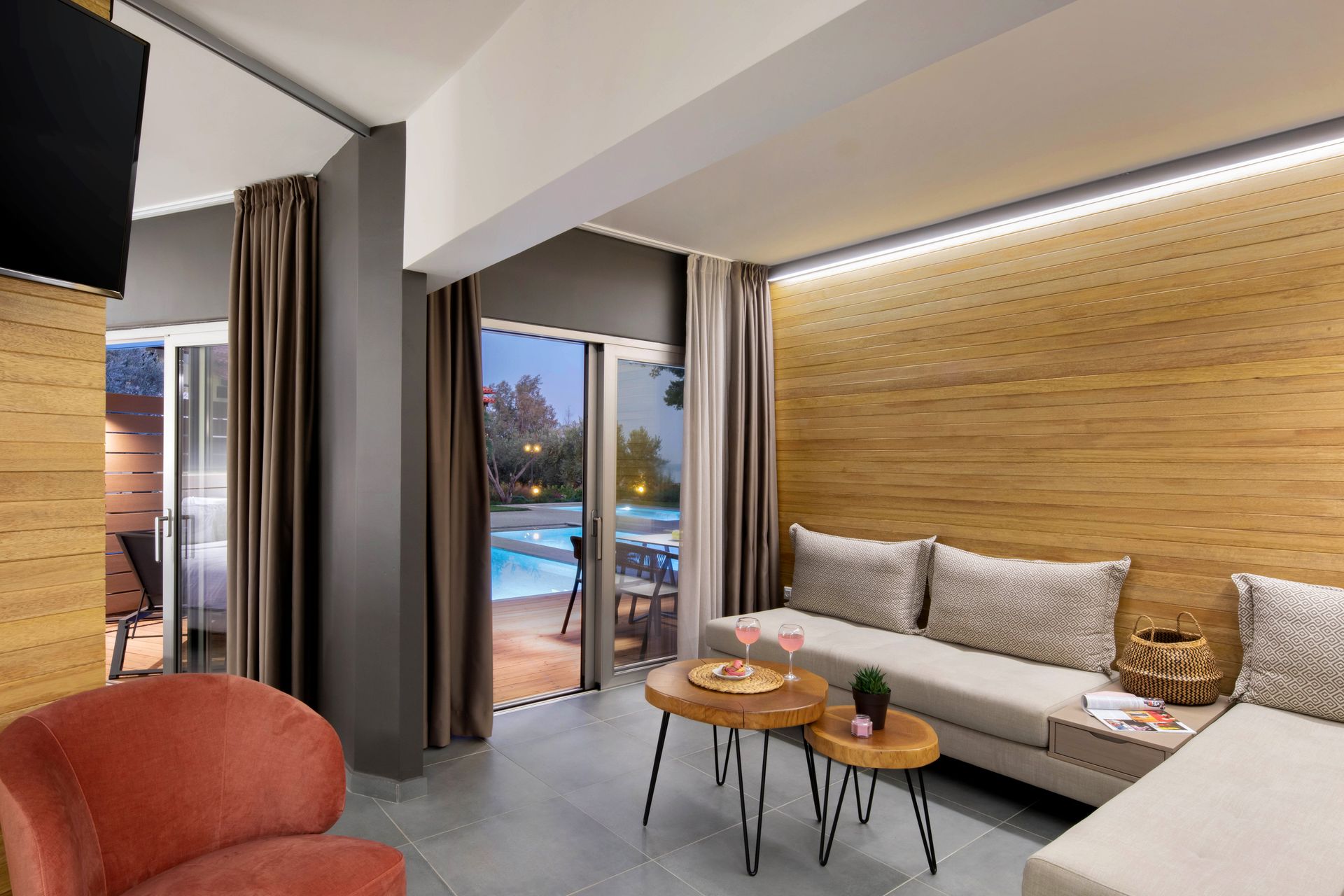 Family Suite Private Pool - Pool View