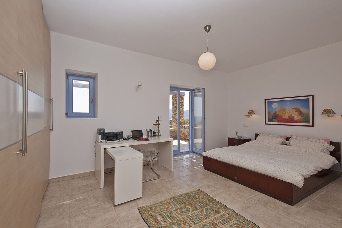 Five Bedroom Villa Niovi