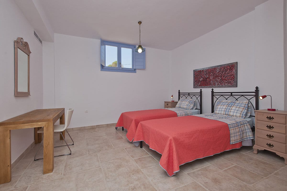 Five Bedroom Villa Niovi