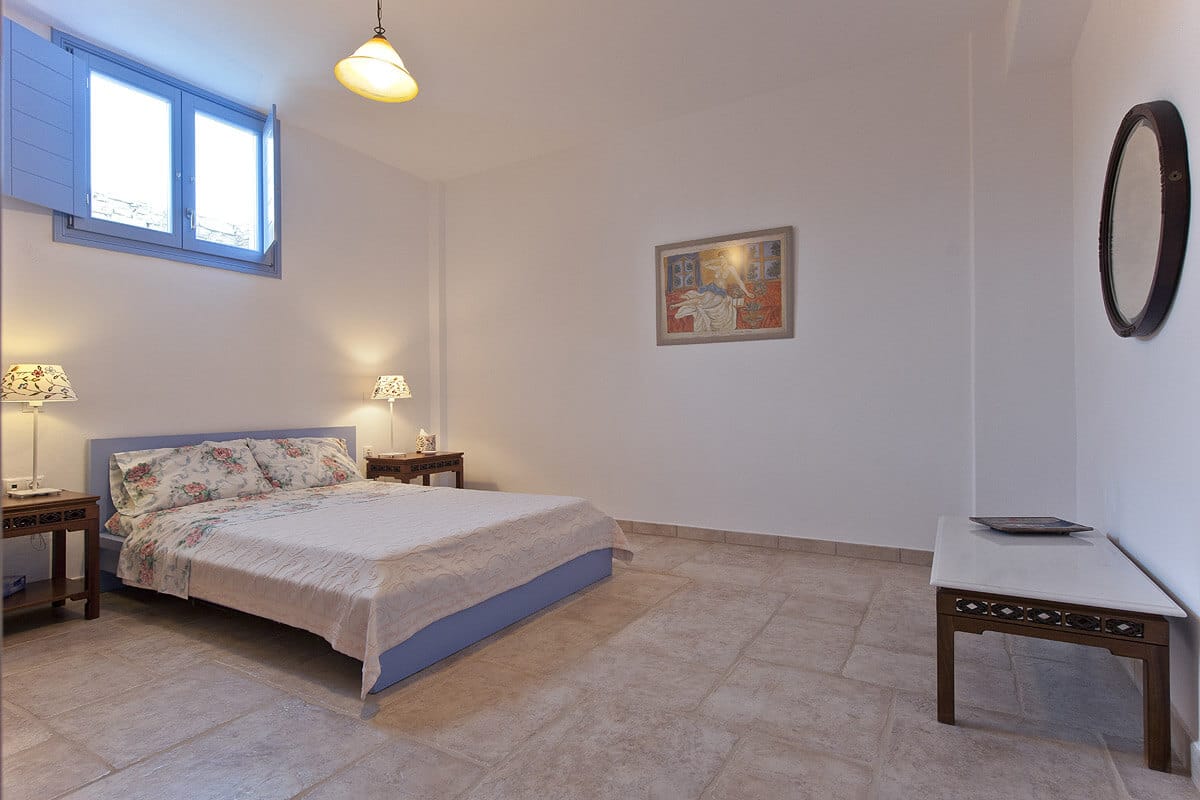 Five Bedroom Villa Niovi