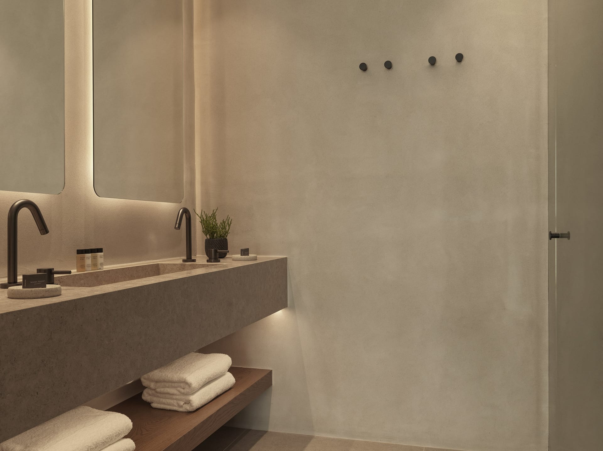 Lava Suite Sea View with Hot Tub