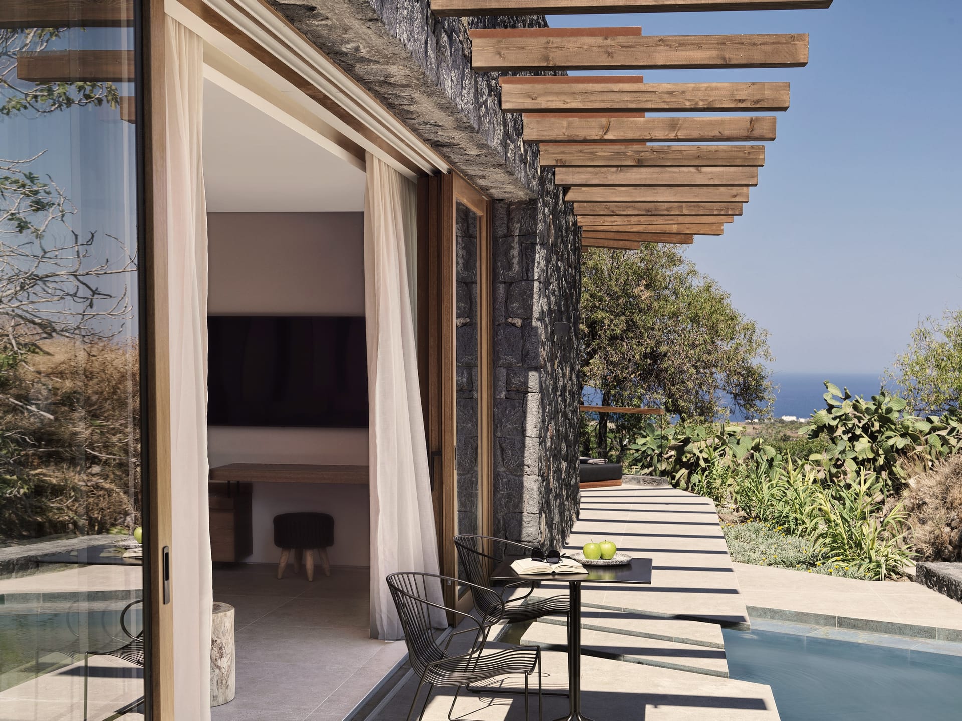 Magma Suite with Private Pool