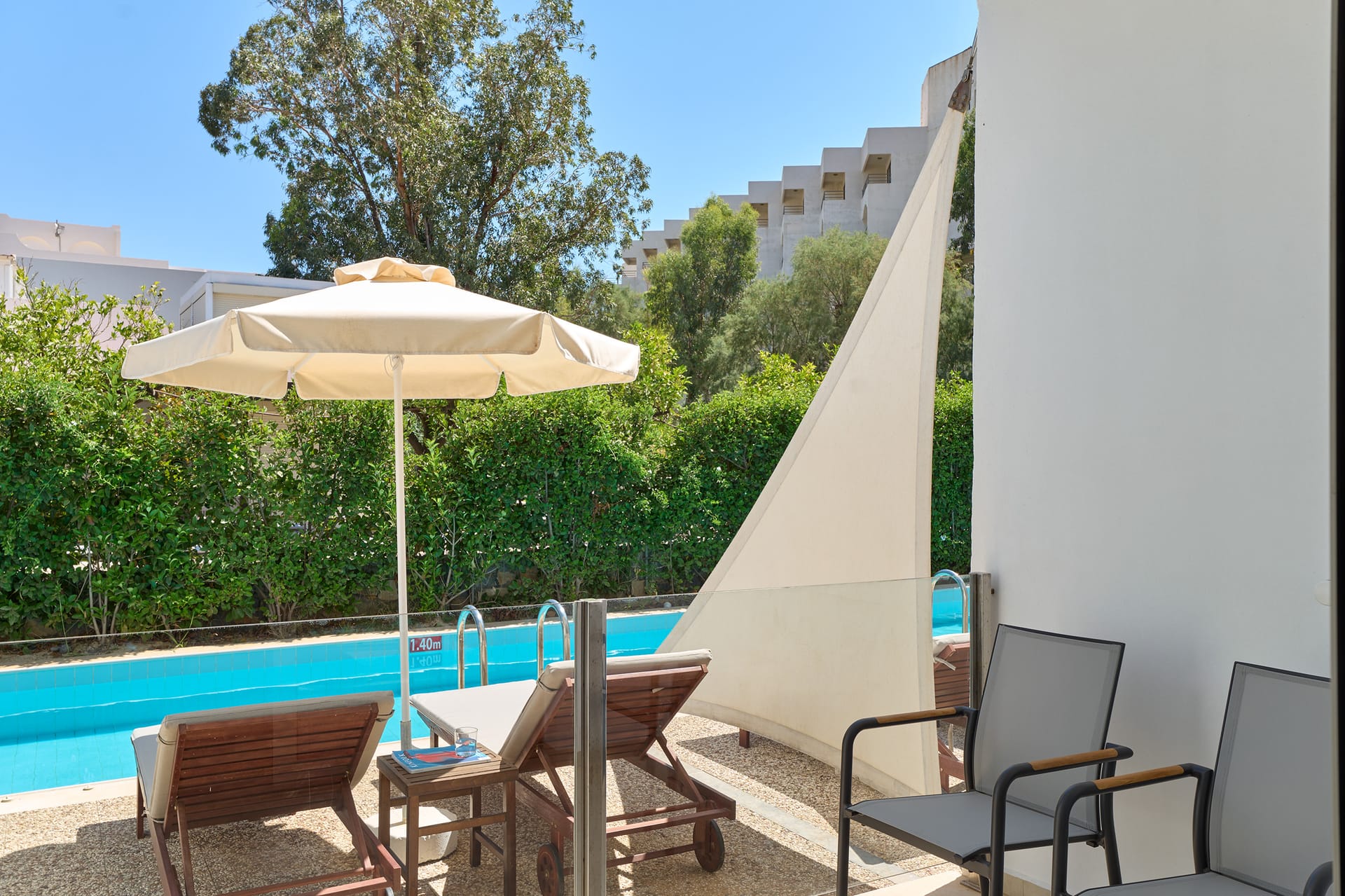 Family Room Swim Up Inland View | Open Plan