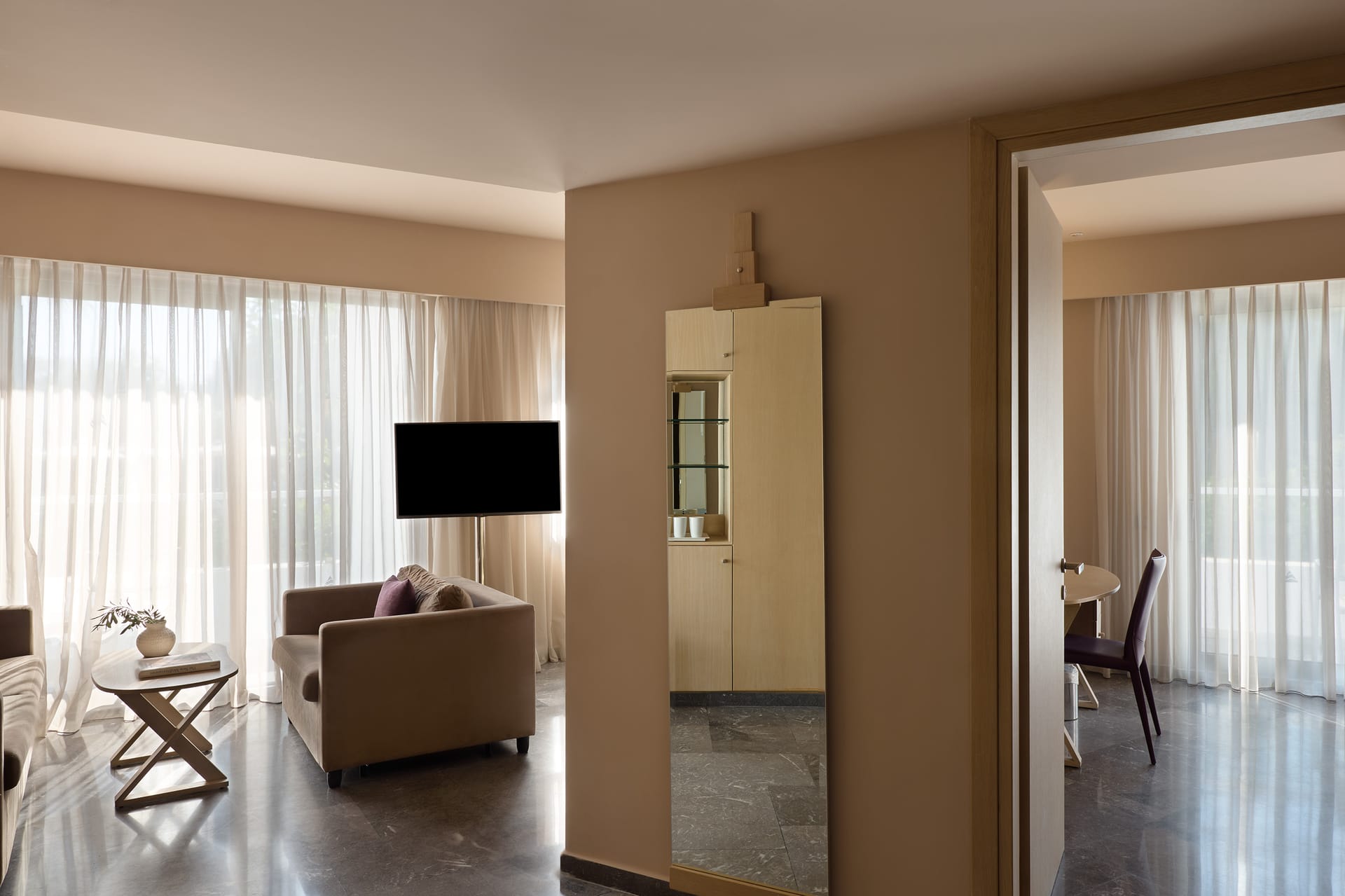 One Bedroom Suite Inland View