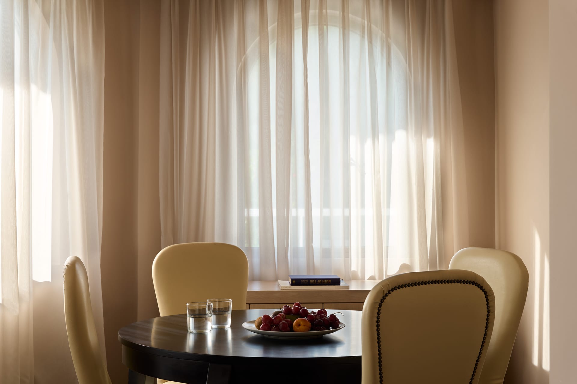 One Bedroom Suite Inland View