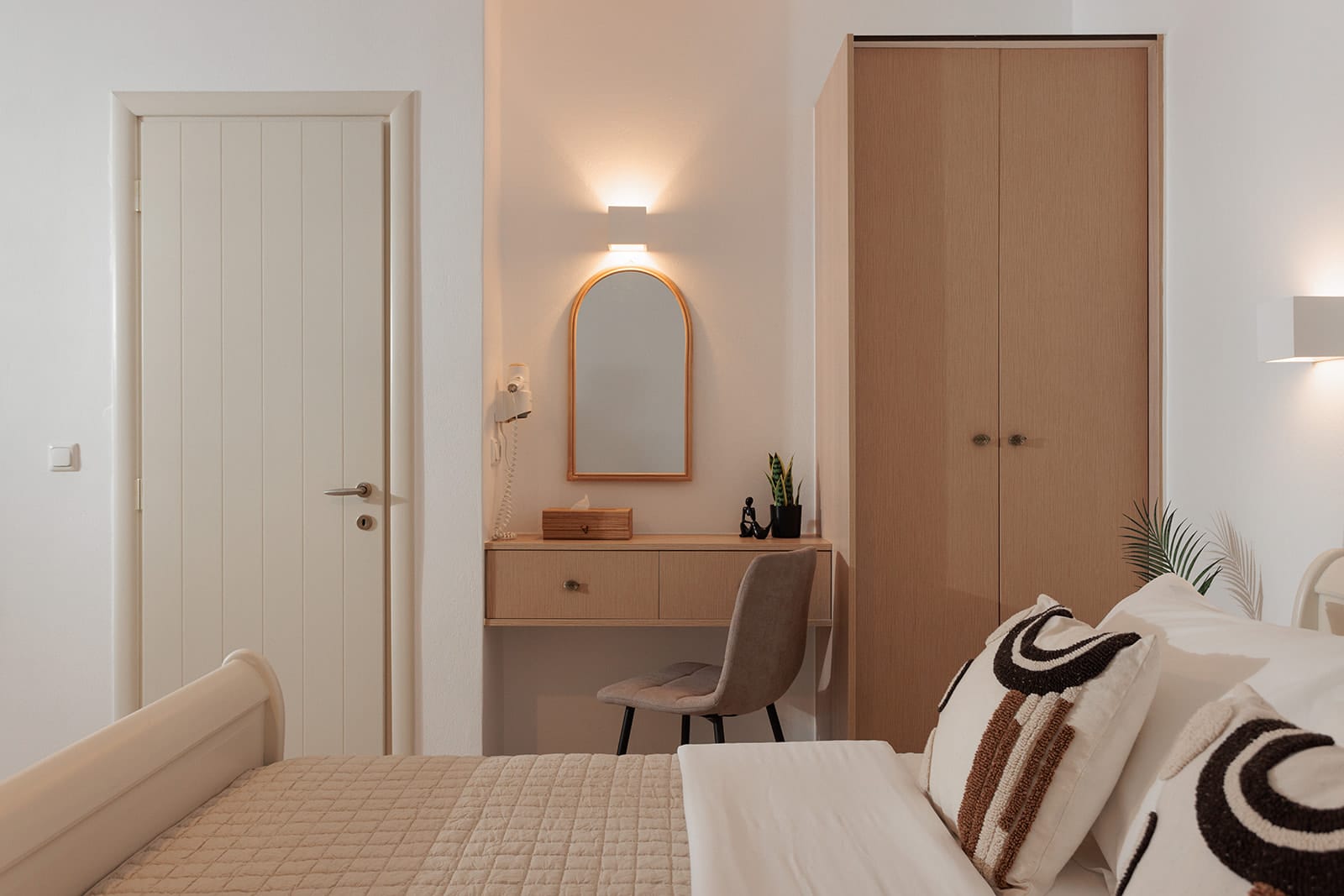 Queen Room with Pool view