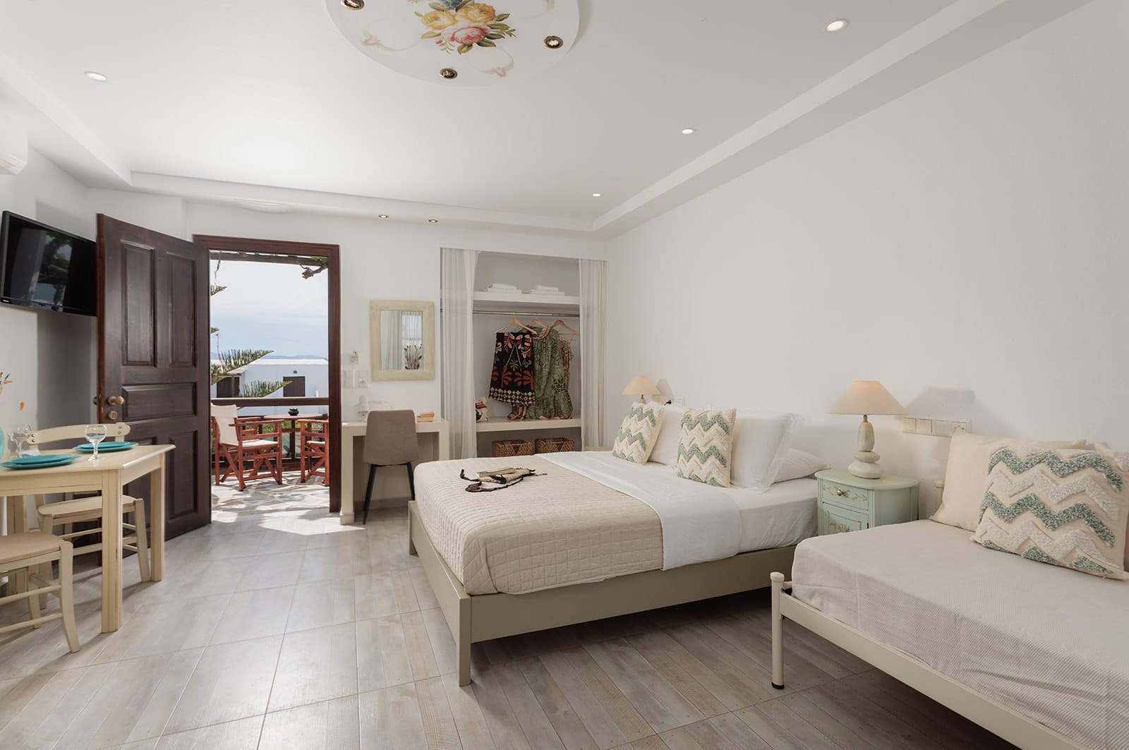 Triple Room with Pool view