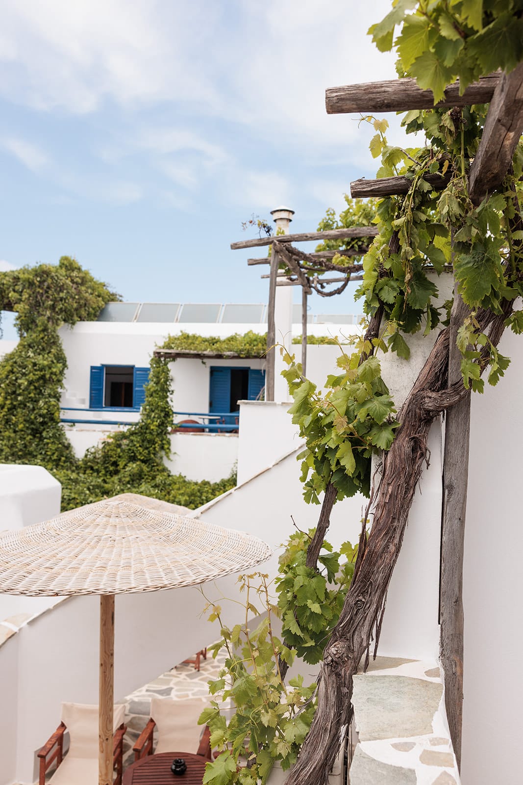One-bedroom apartment with pool view