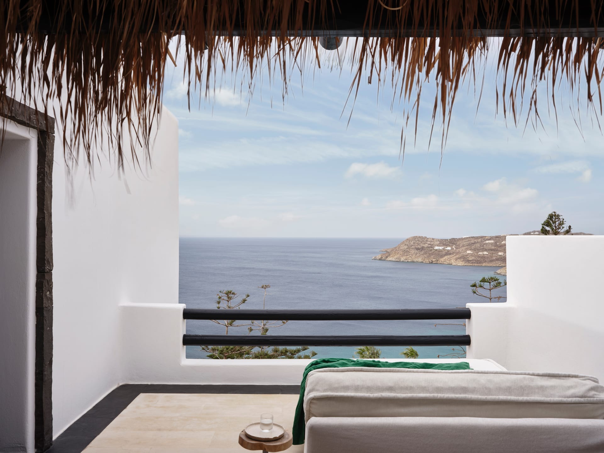 HEAVENLY Retreat Sea View GUESTROOM with Outdoor Jacuzzi